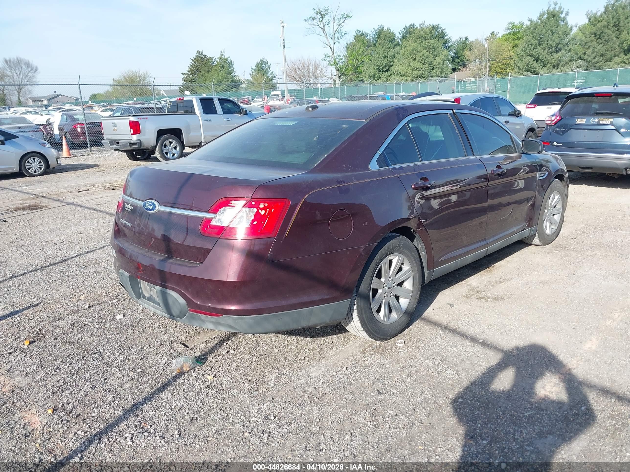 FORD TAURUS image 4