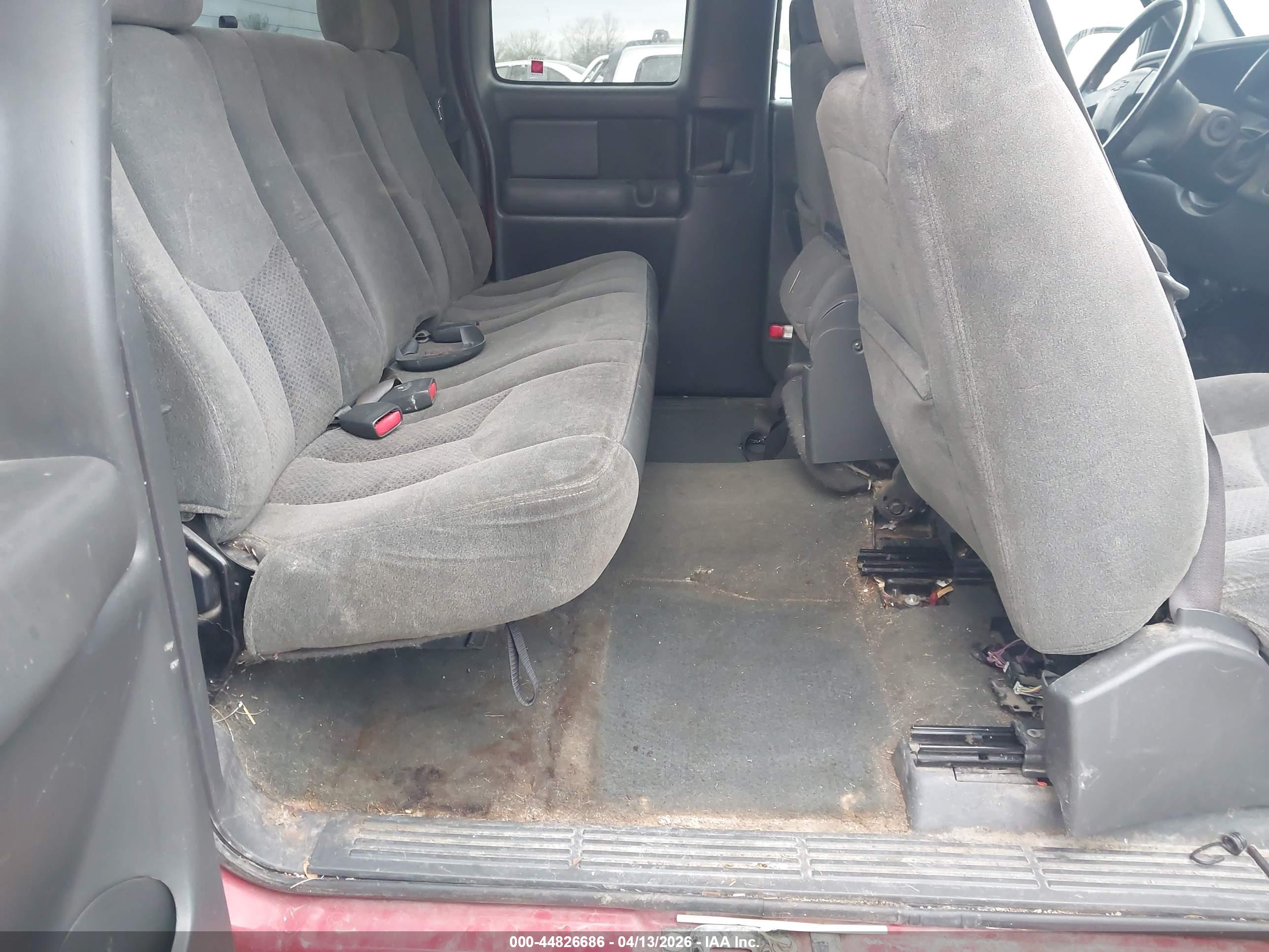 CHEVROLET SILVERADO image 8