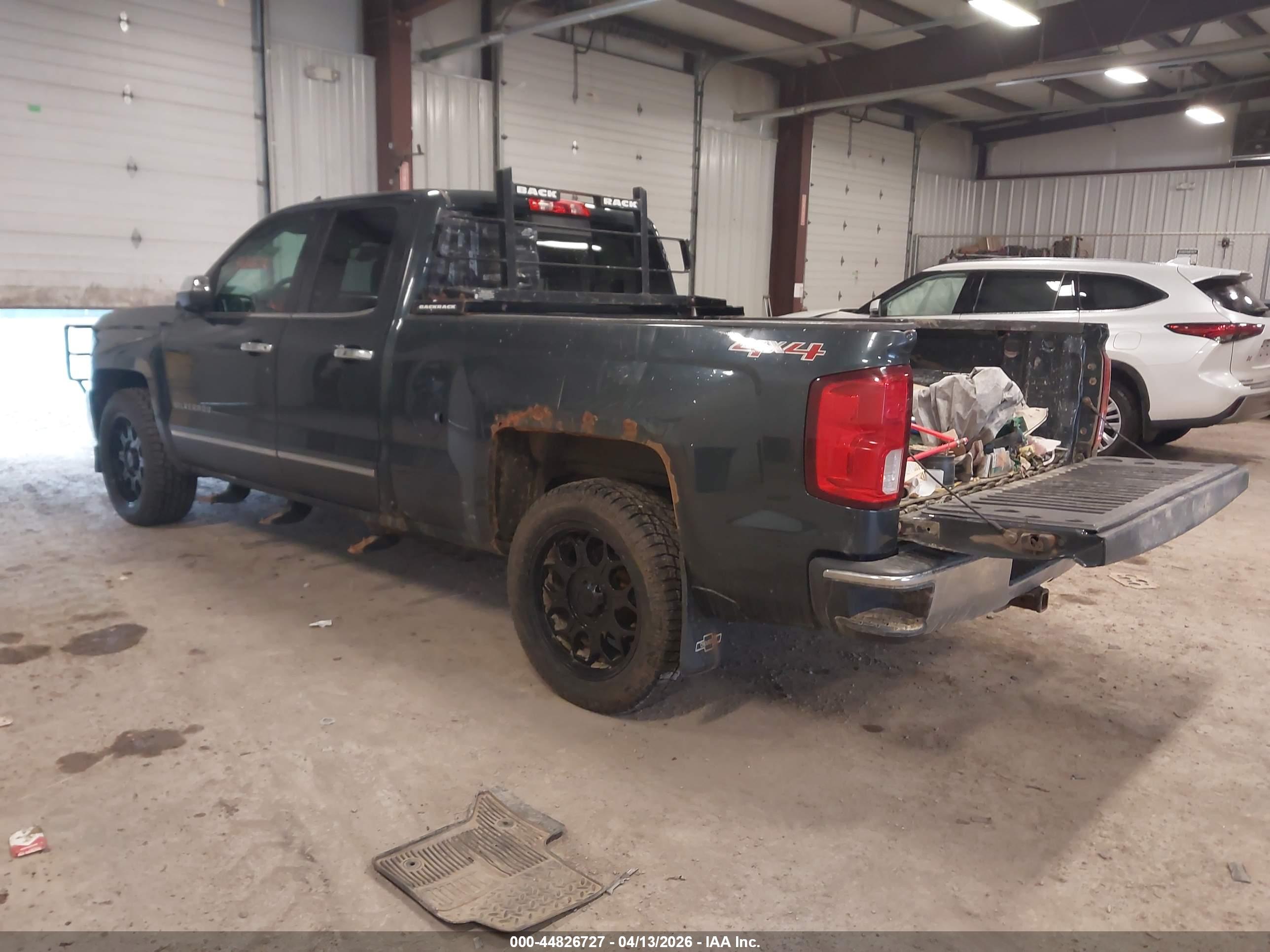 CHEVROLET SILVERADO image 3