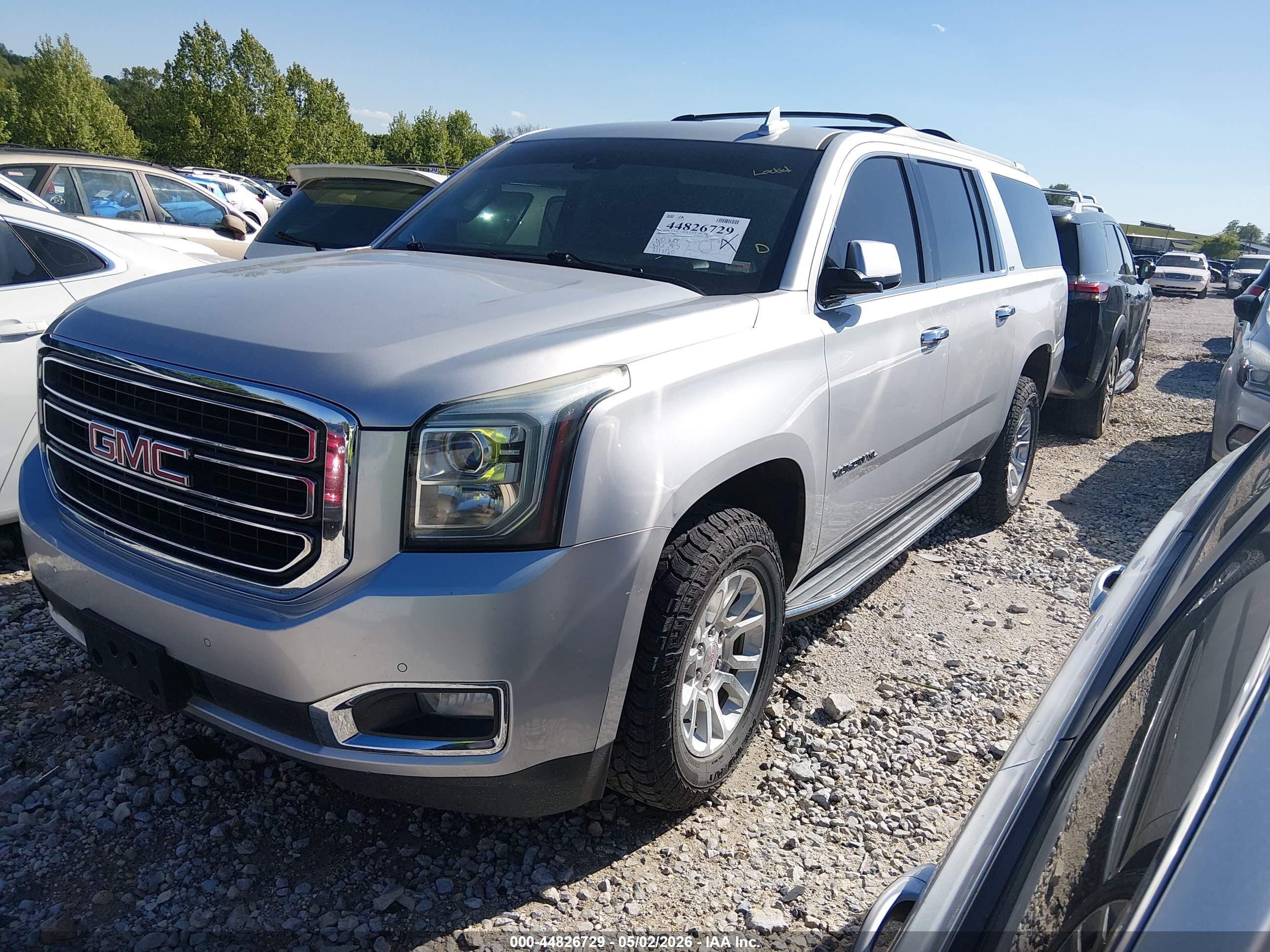 GMC YUKON image 2