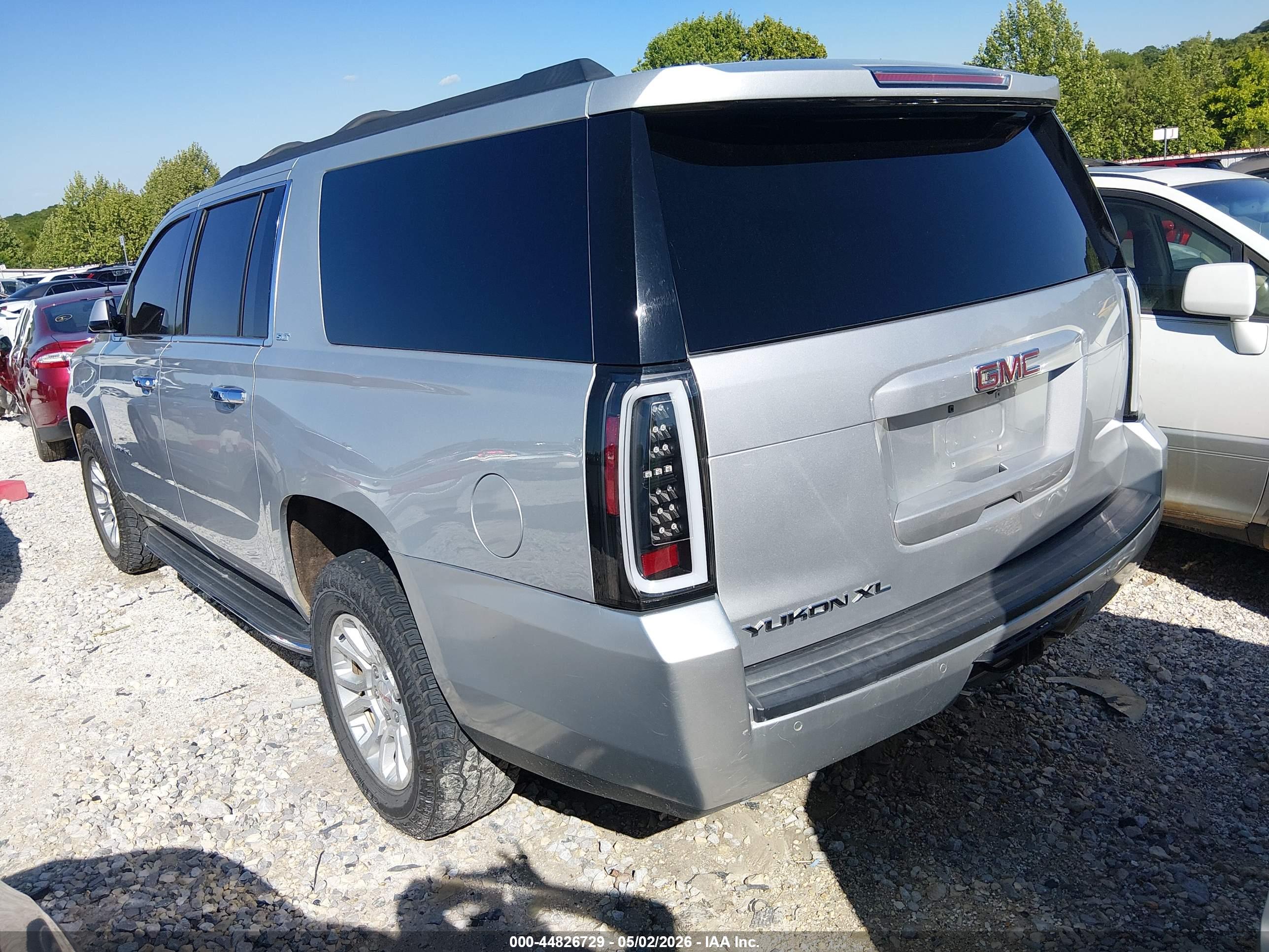 GMC YUKON image 3