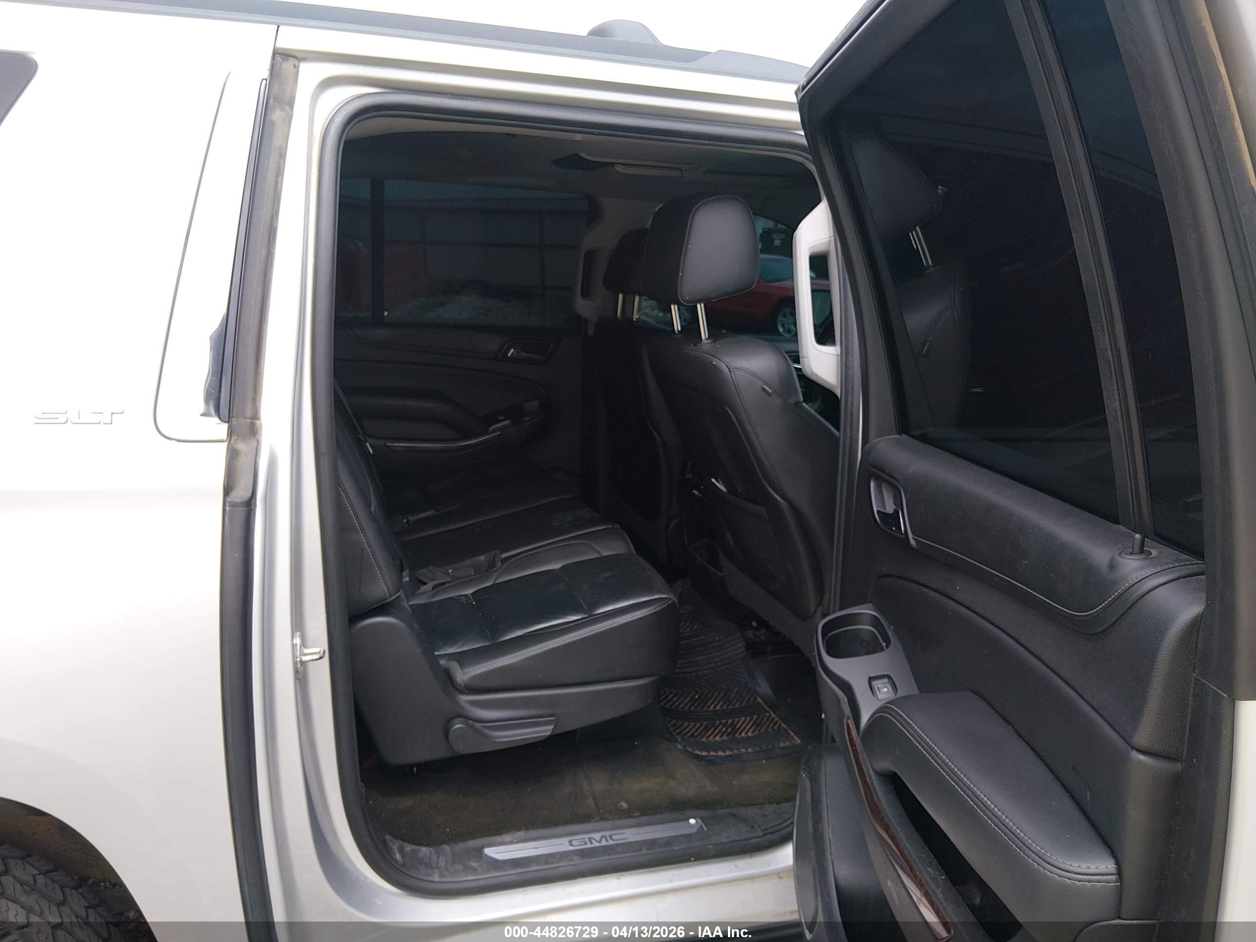 GMC YUKON image 8