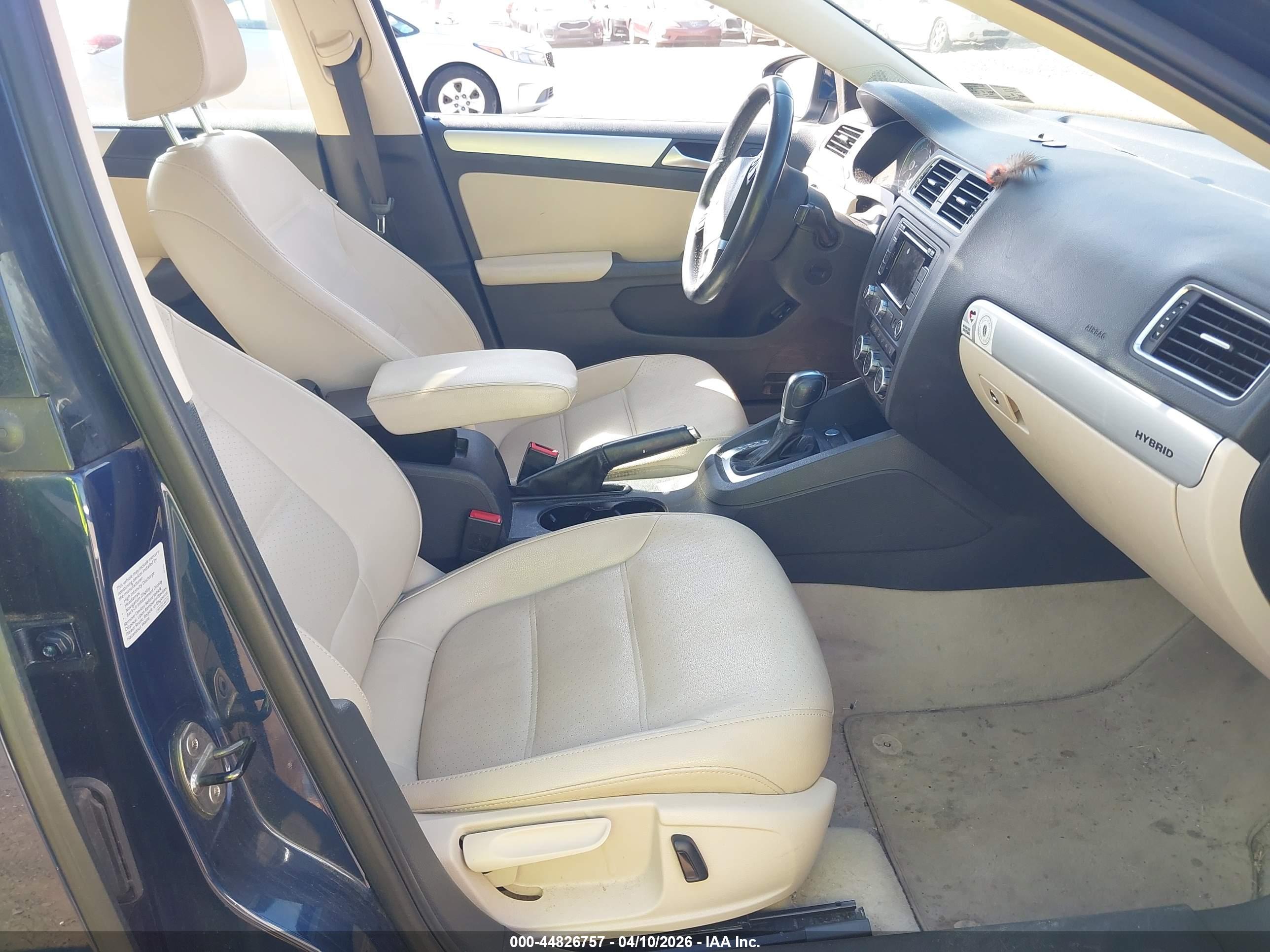 VOLKSWAGEN JETTA image 5