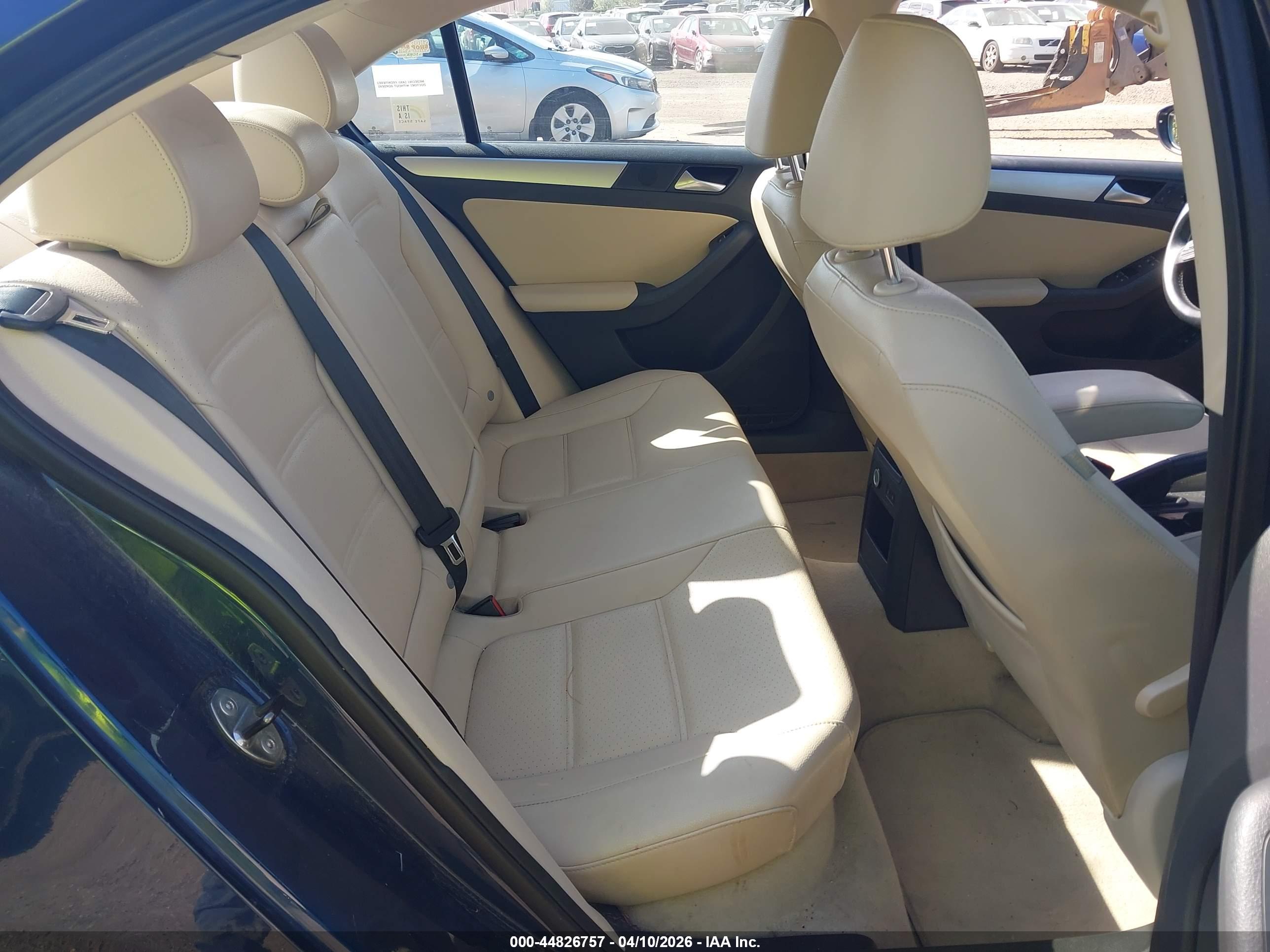 VOLKSWAGEN JETTA image 8