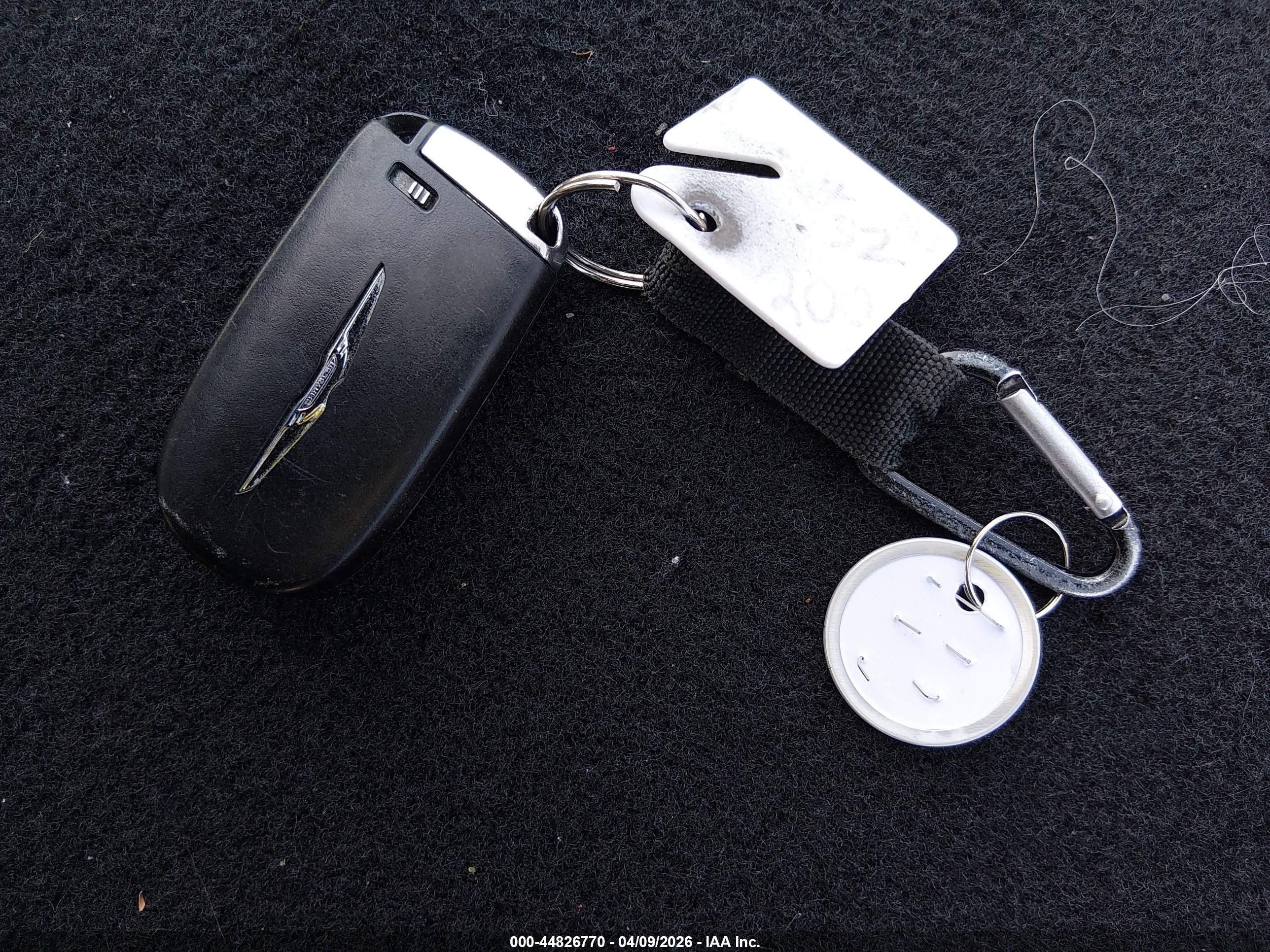 CHRYSLER 200 image 11