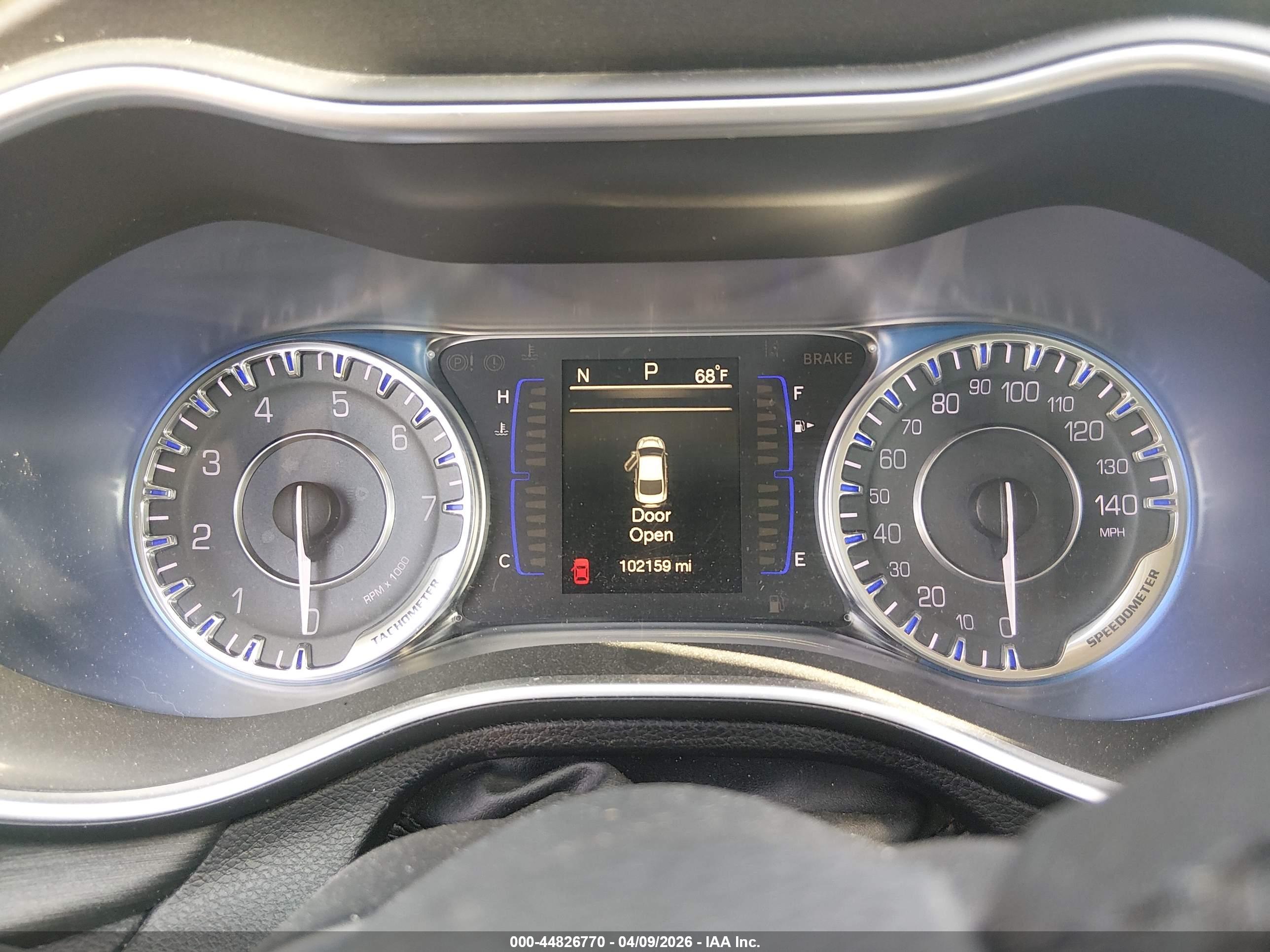 CHRYSLER 200 image 7