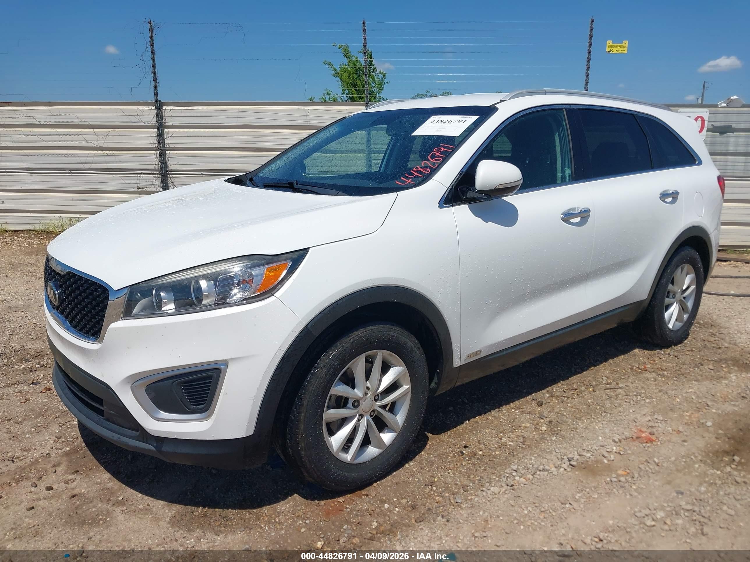 KIA SORENTO image 2