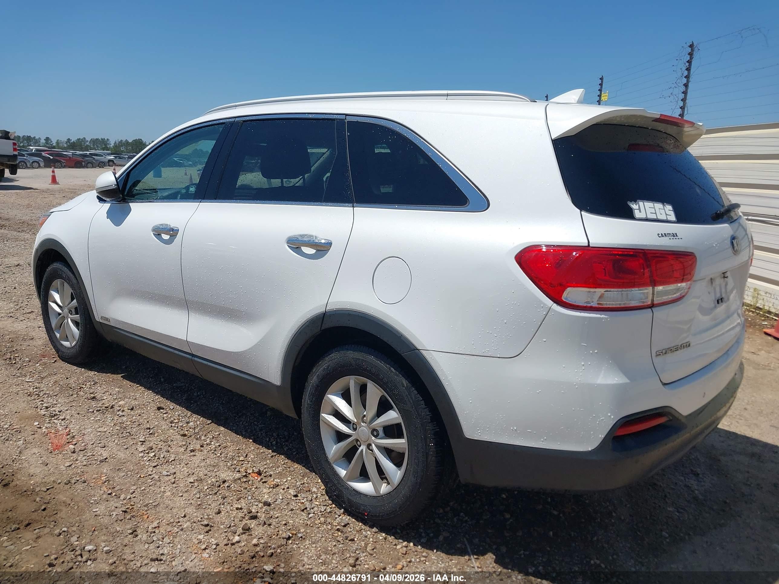 KIA SORENTO image 3