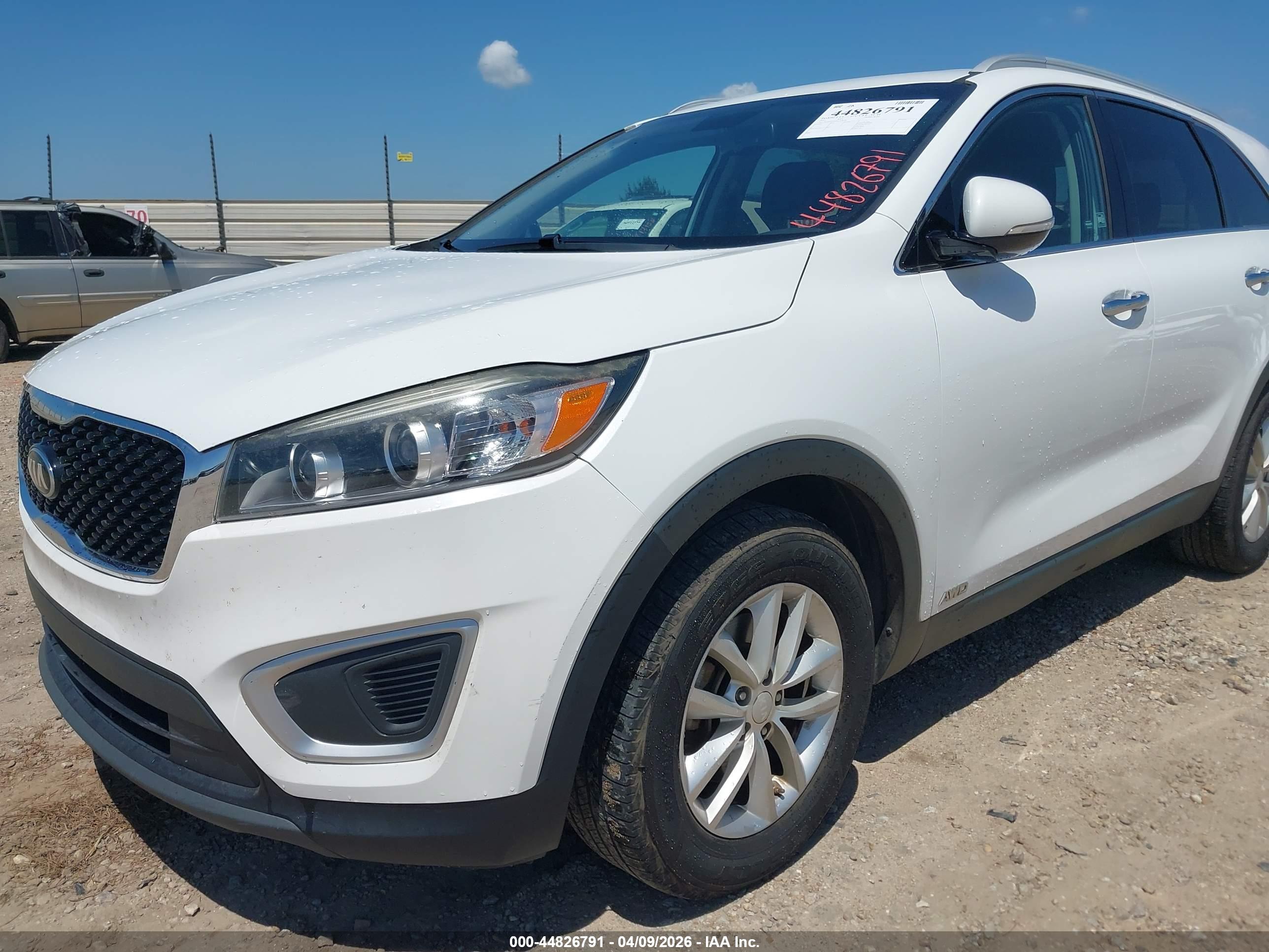 KIA SORENTO image 6