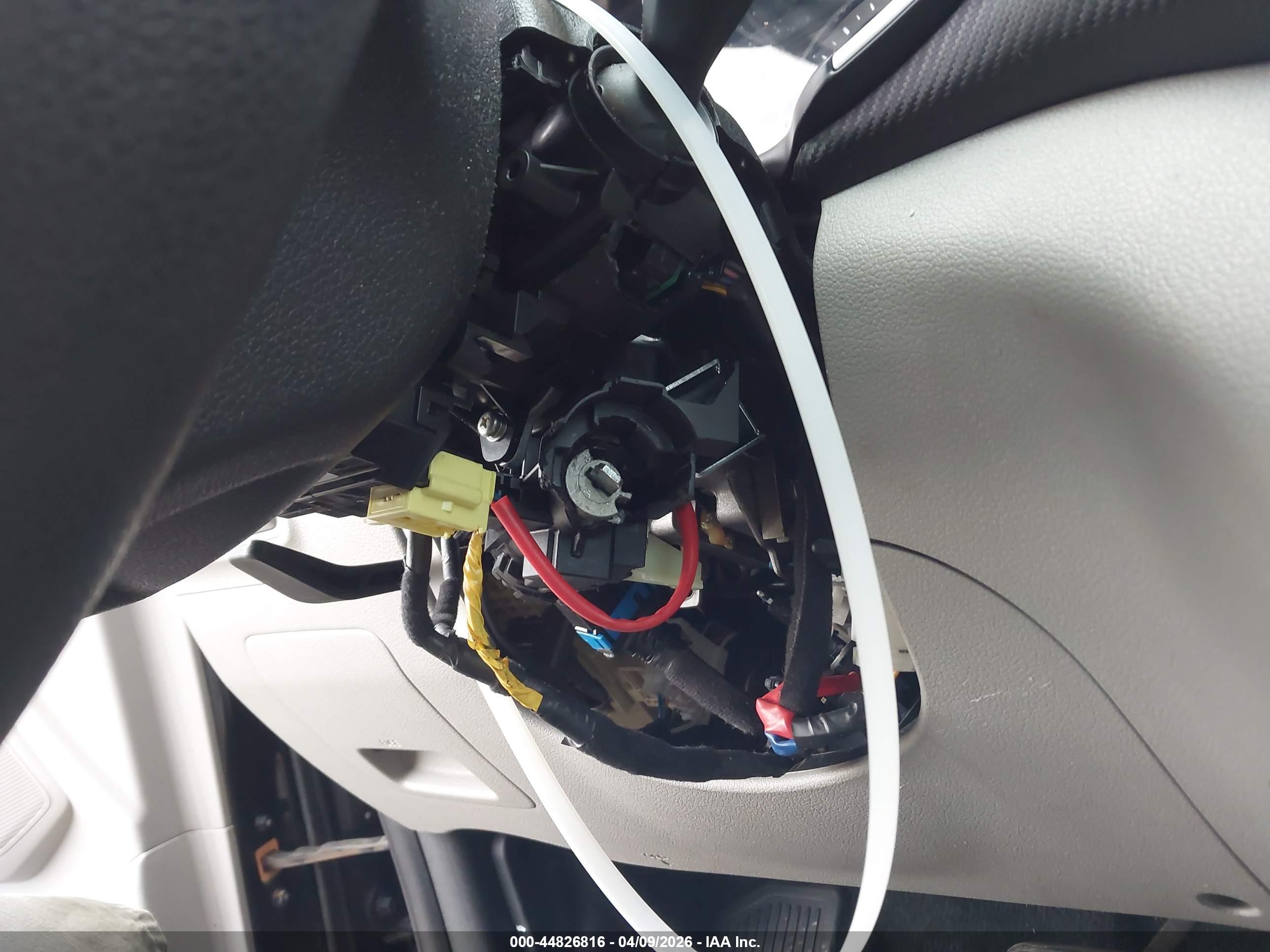HYUNDAI TUCSON image 6
