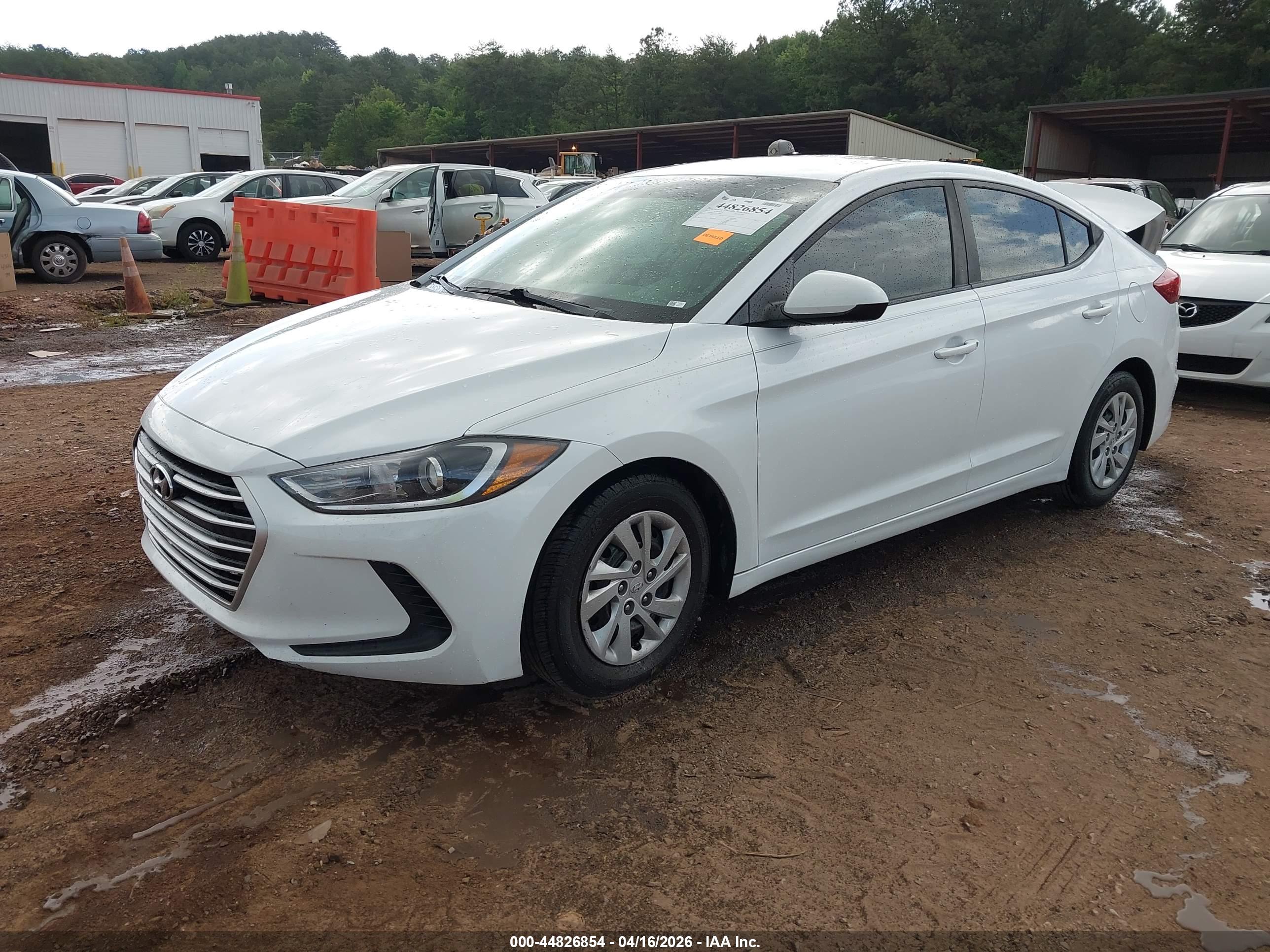 HYUNDAI ELANTRA image 2
