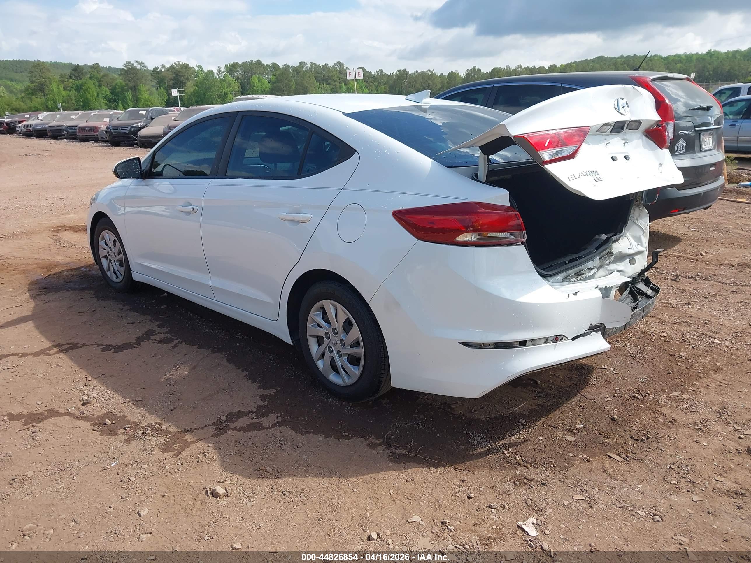 HYUNDAI ELANTRA image 3