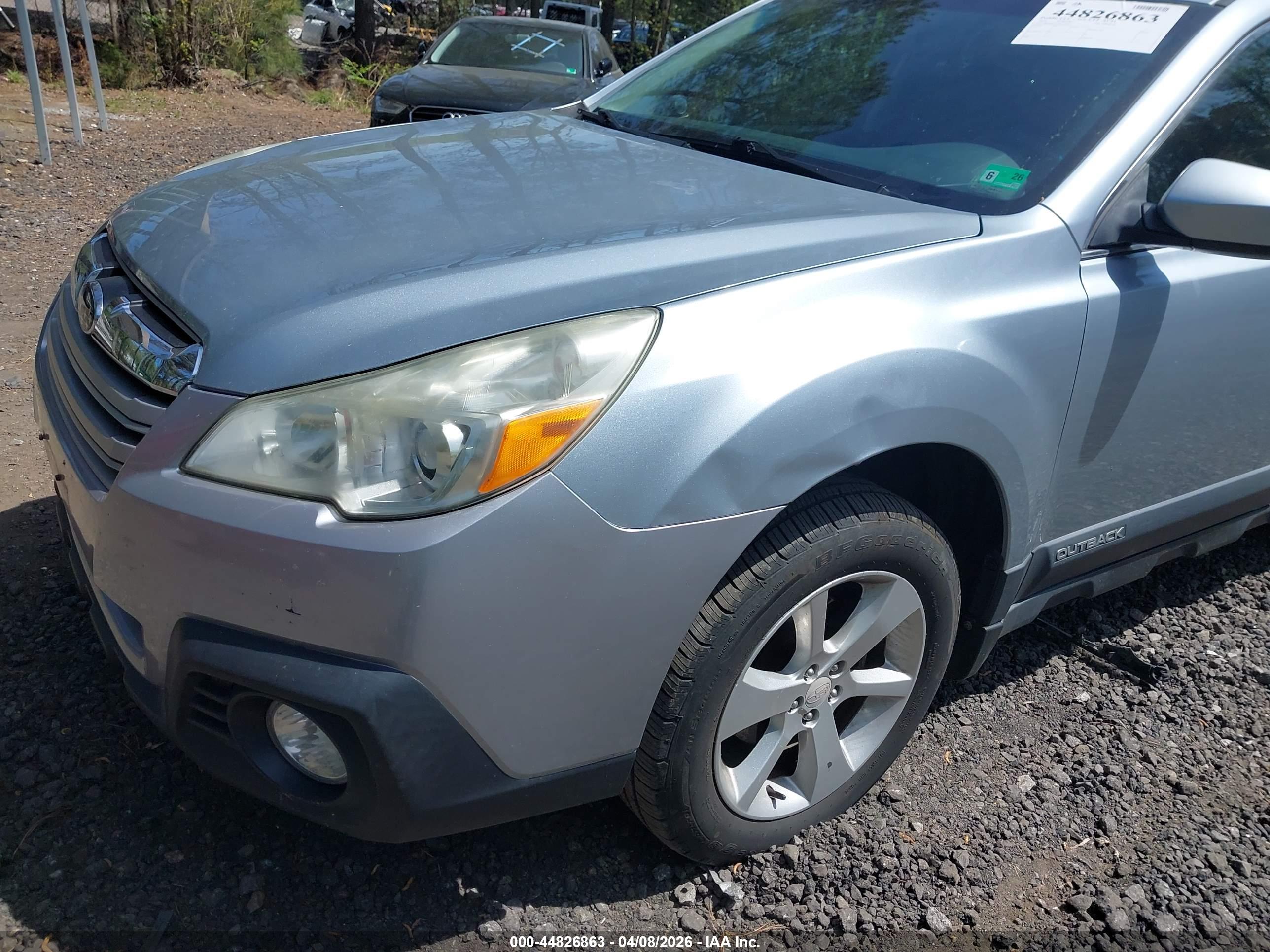 SUBARU OUTBACK image 6