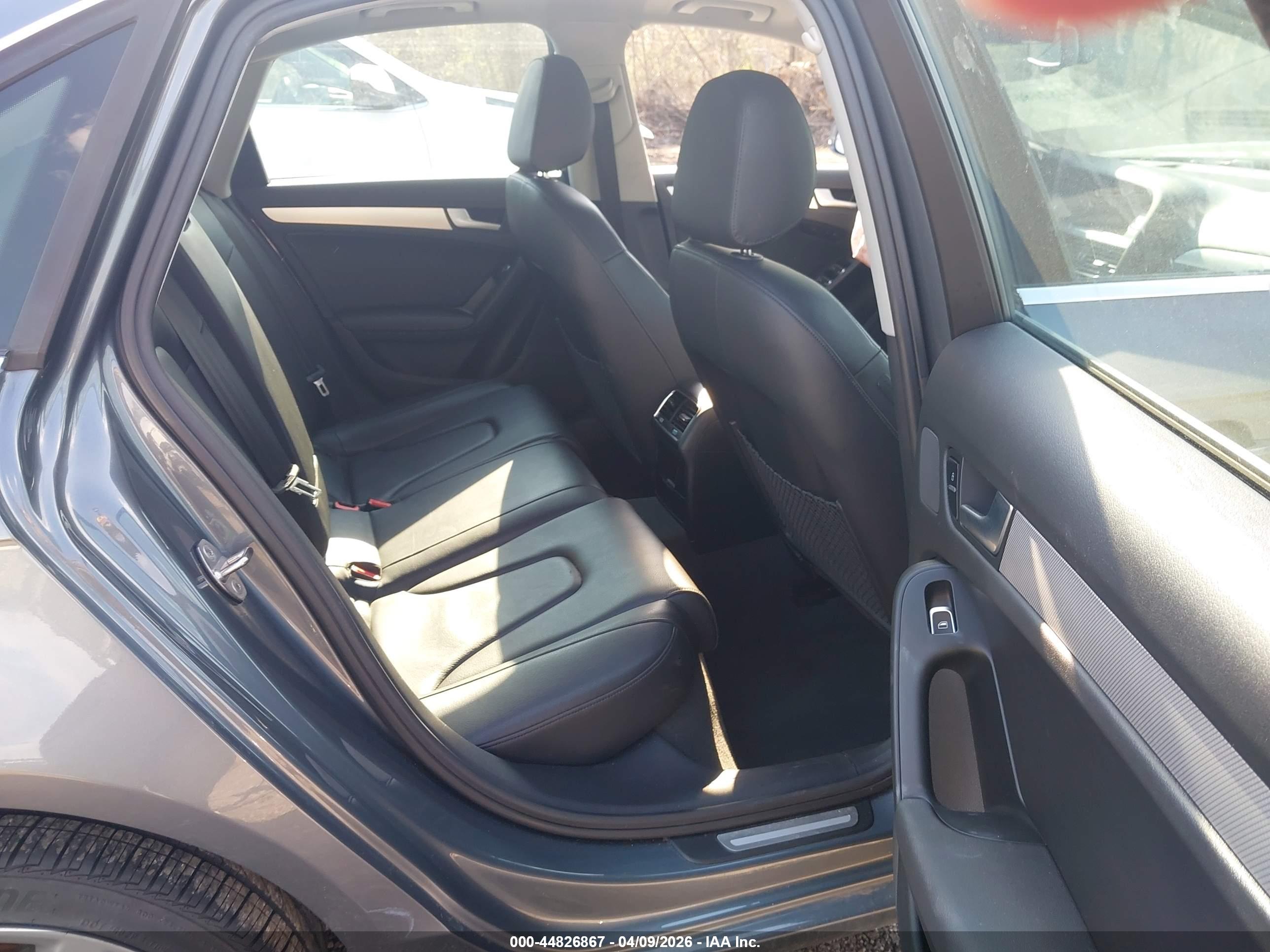 AUDI A4 image 8