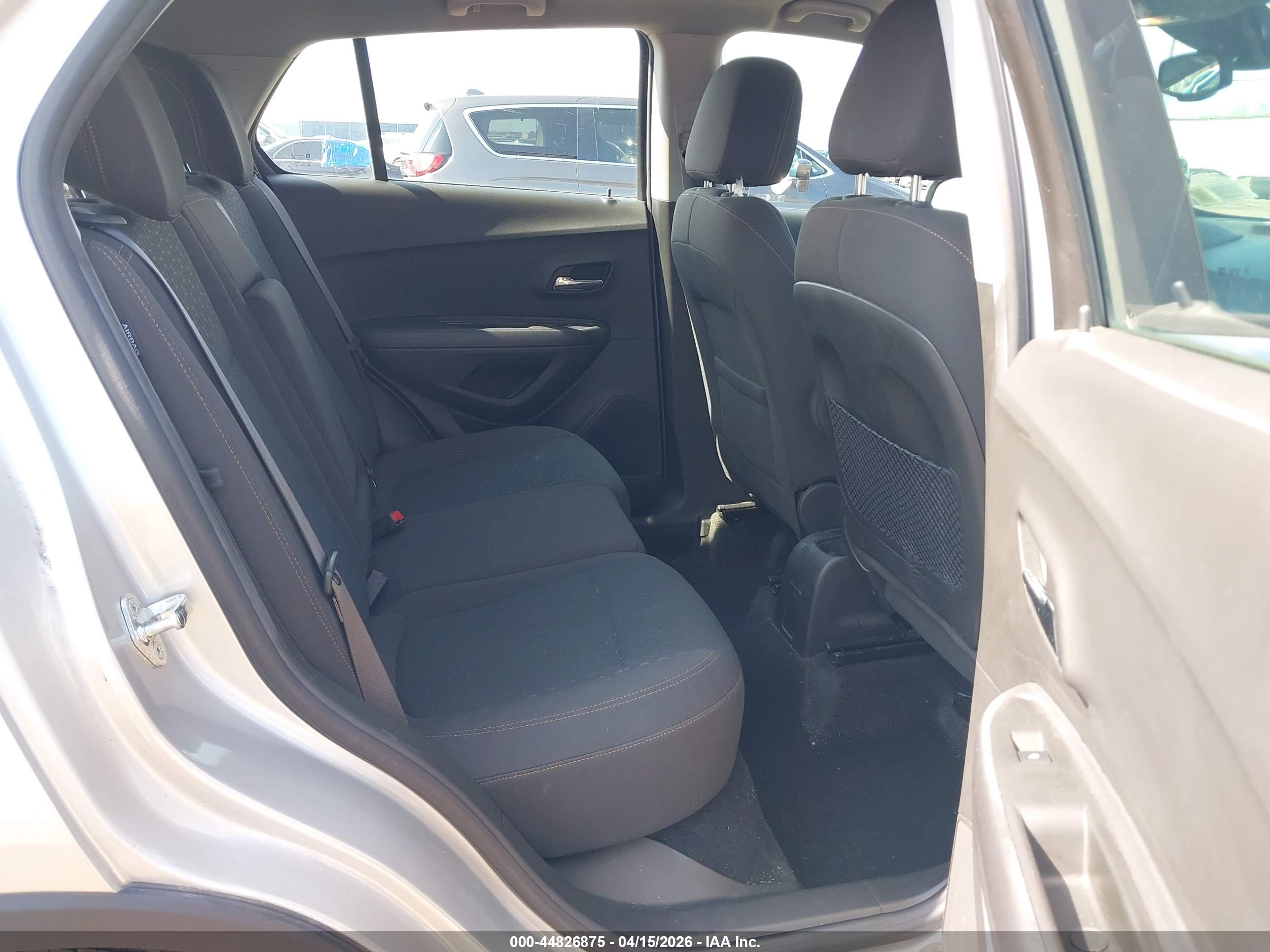 CHEVROLET TRAX image 8