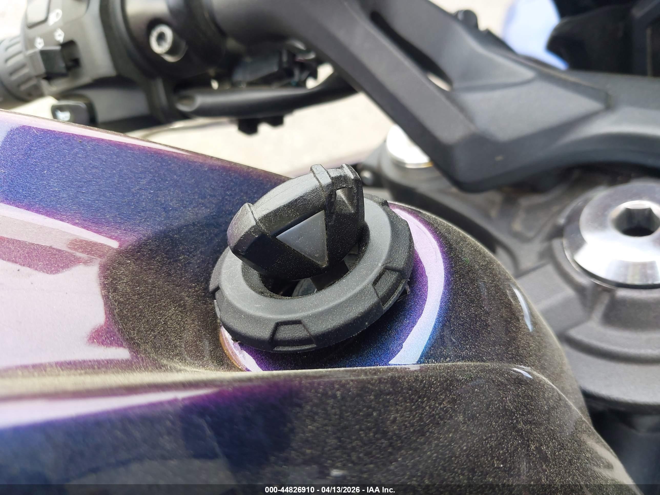 KAWASAKI EX650 image 11
