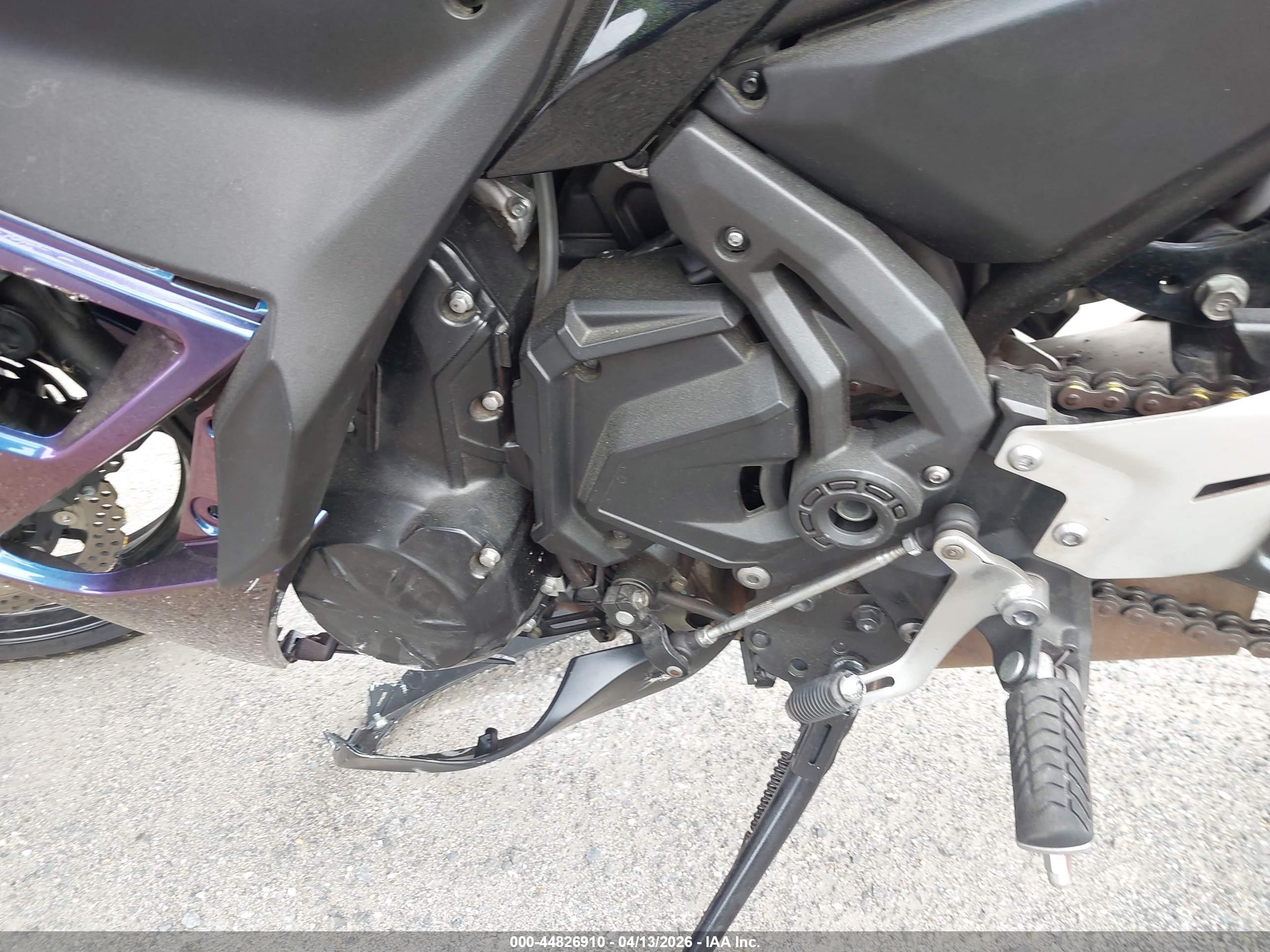 KAWASAKI EX650 image 9