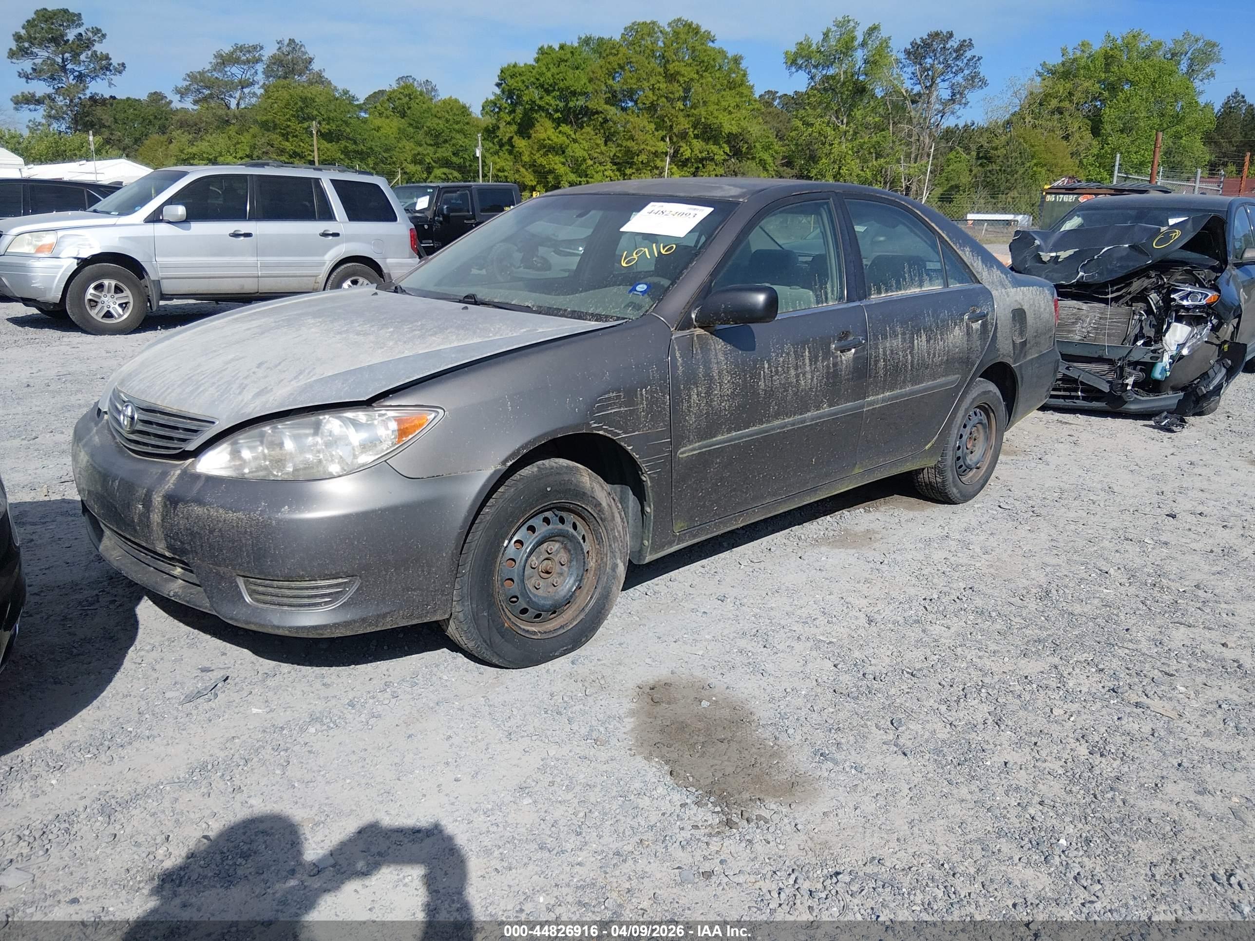 TOYOTA CAMRY image 2