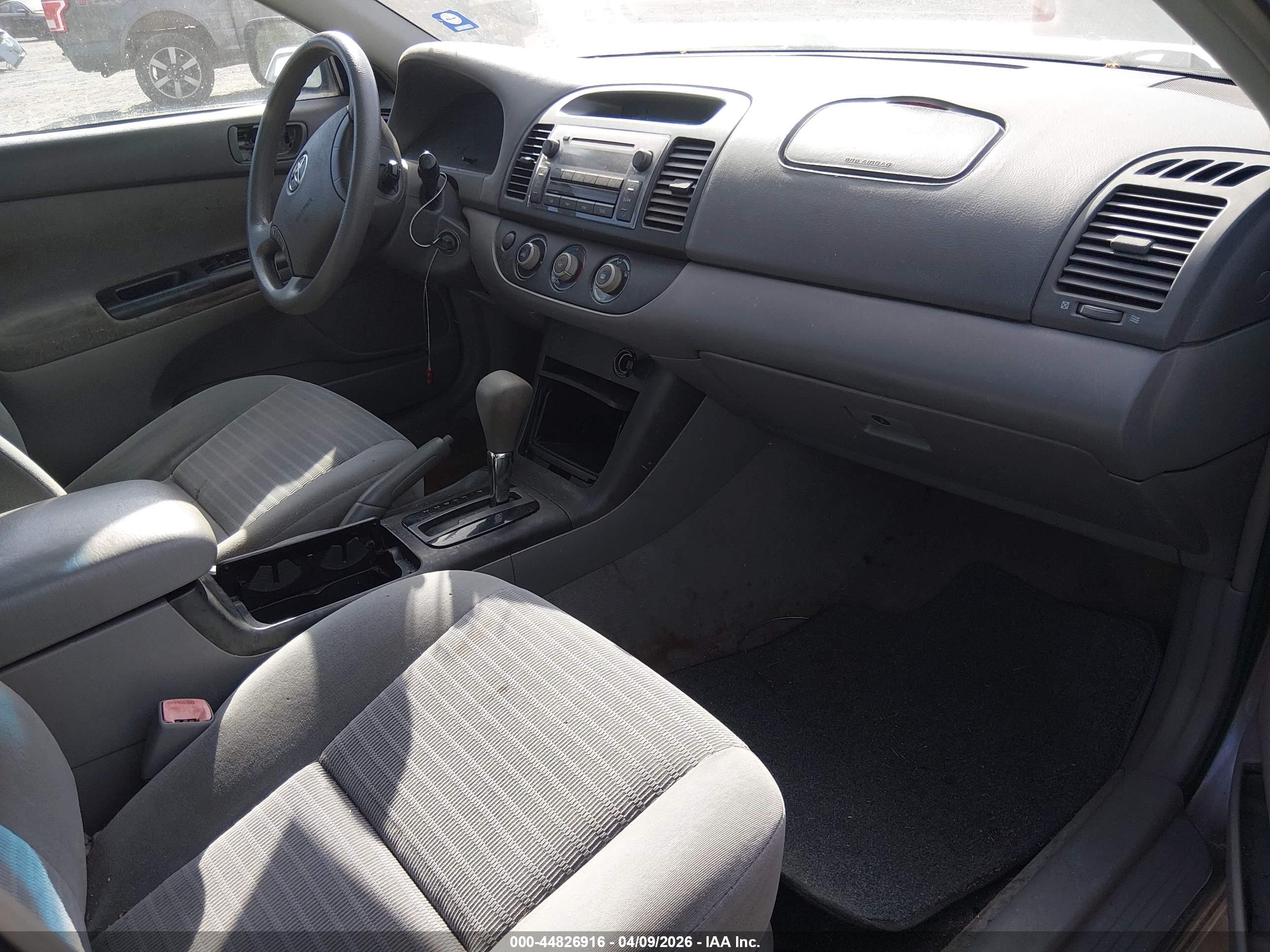 TOYOTA CAMRY image 5