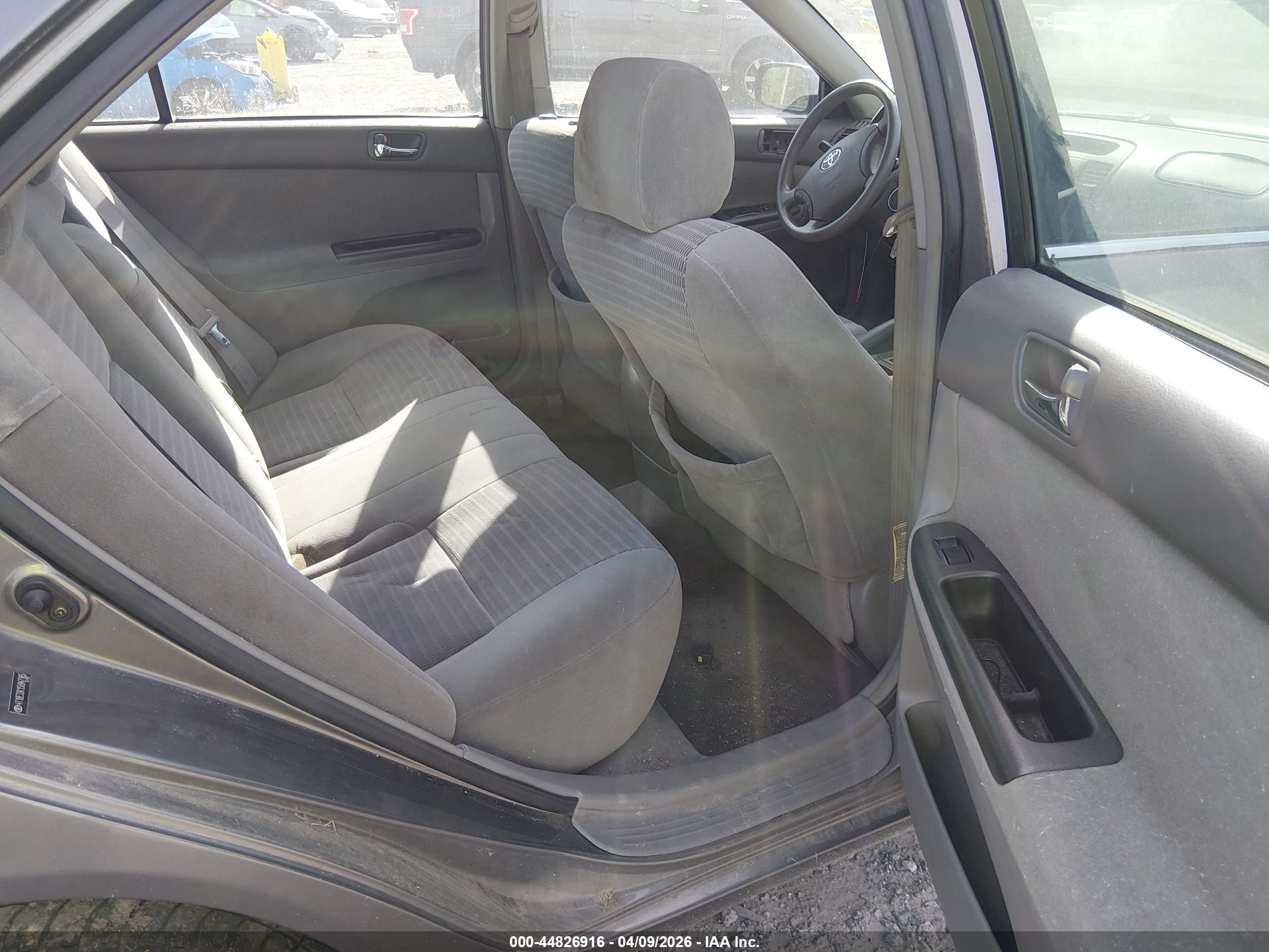 TOYOTA CAMRY image 8