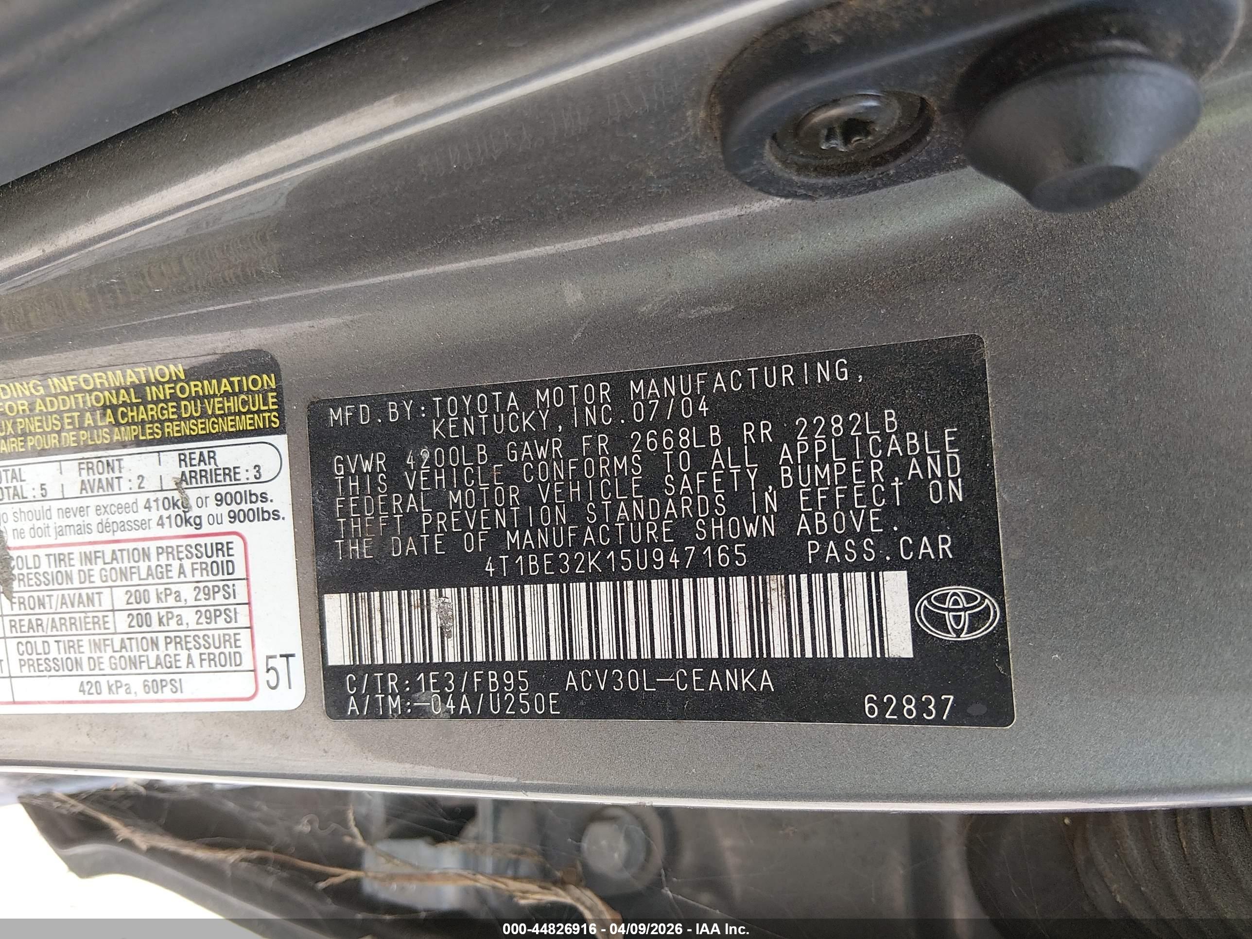 TOYOTA CAMRY image 9