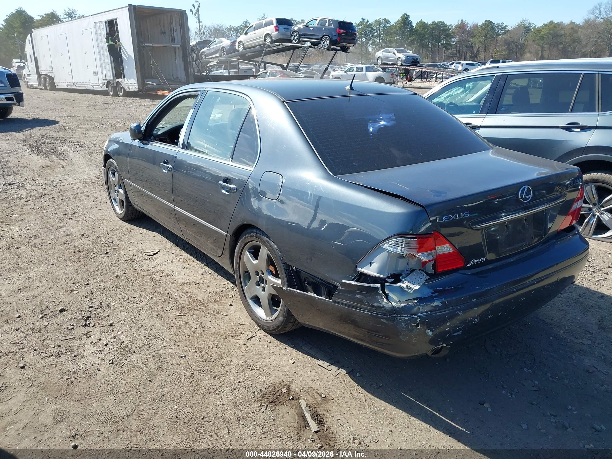 LEXUS LS image 3