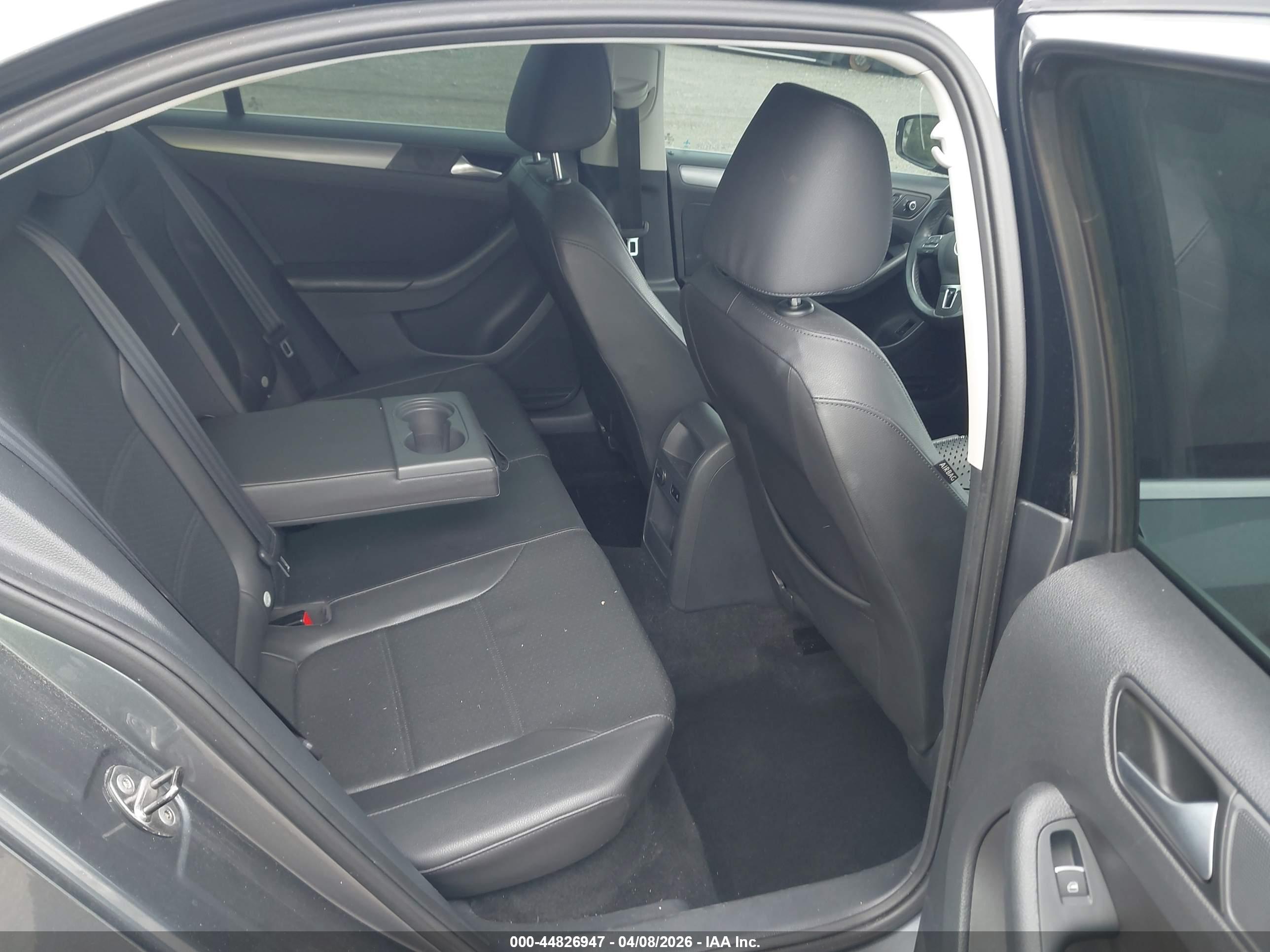 VOLKSWAGEN JETTA image 8