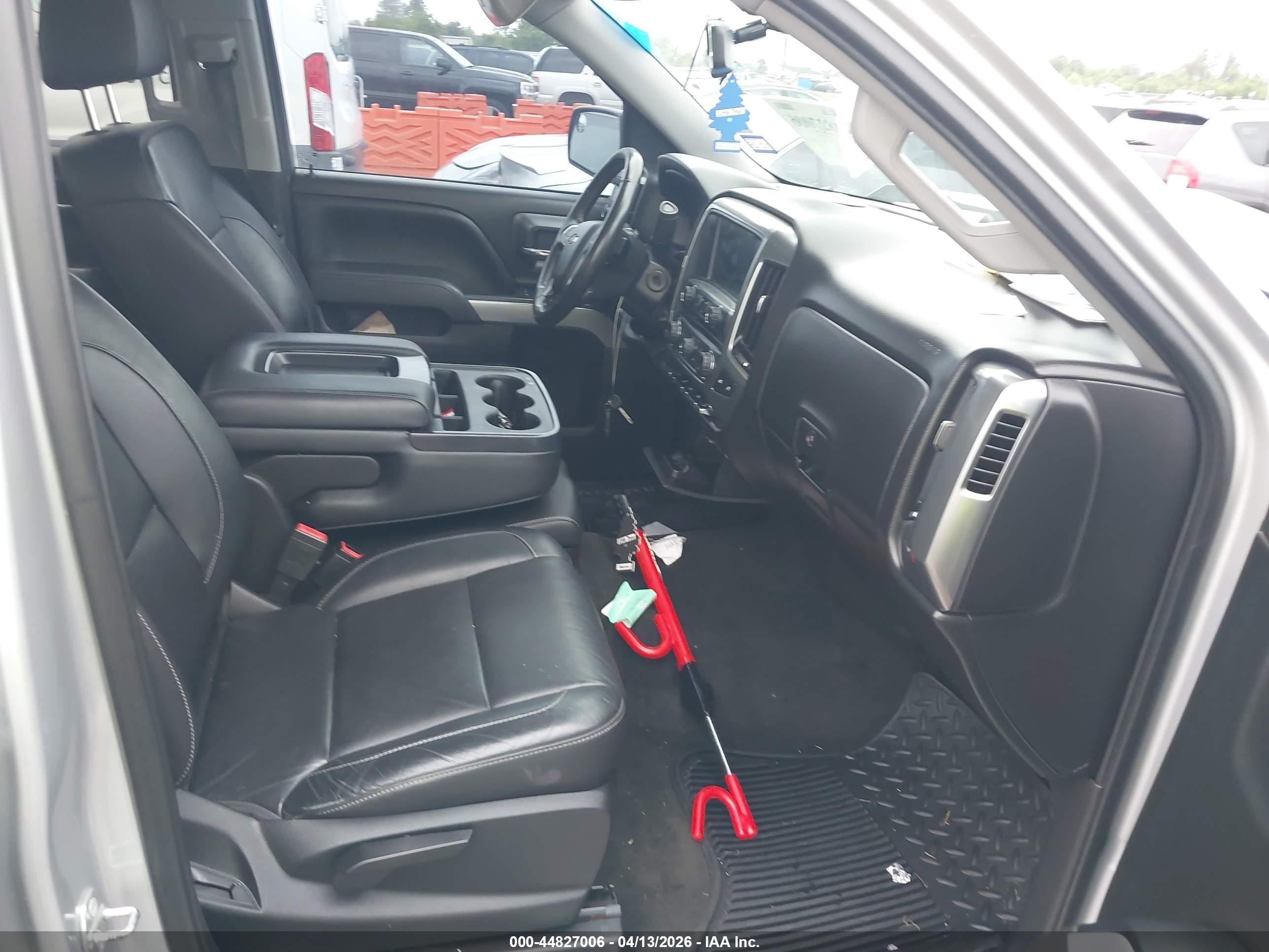 CHEVROLET SILVERADO image 5