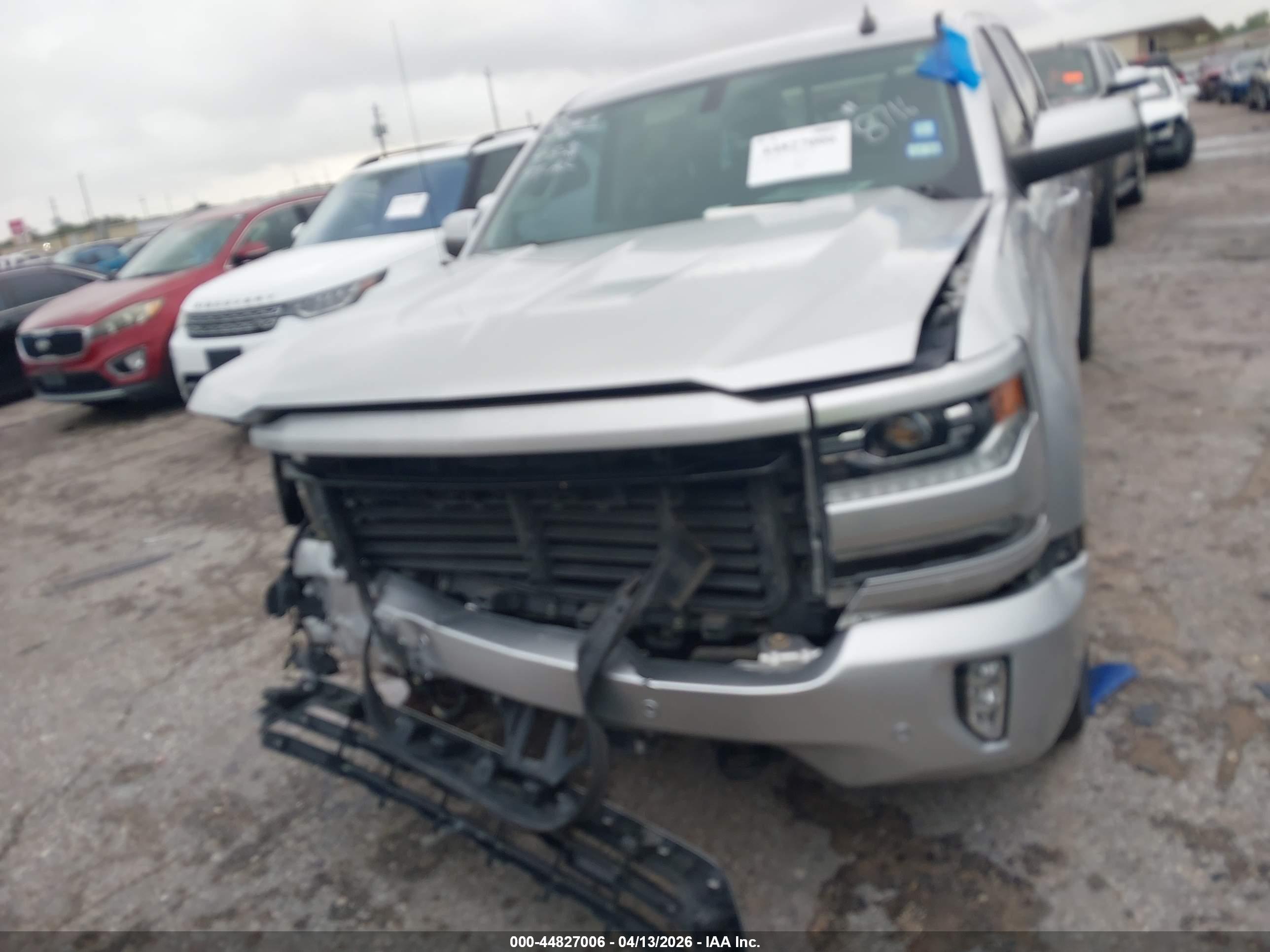 CHEVROLET SILVERADO image 6