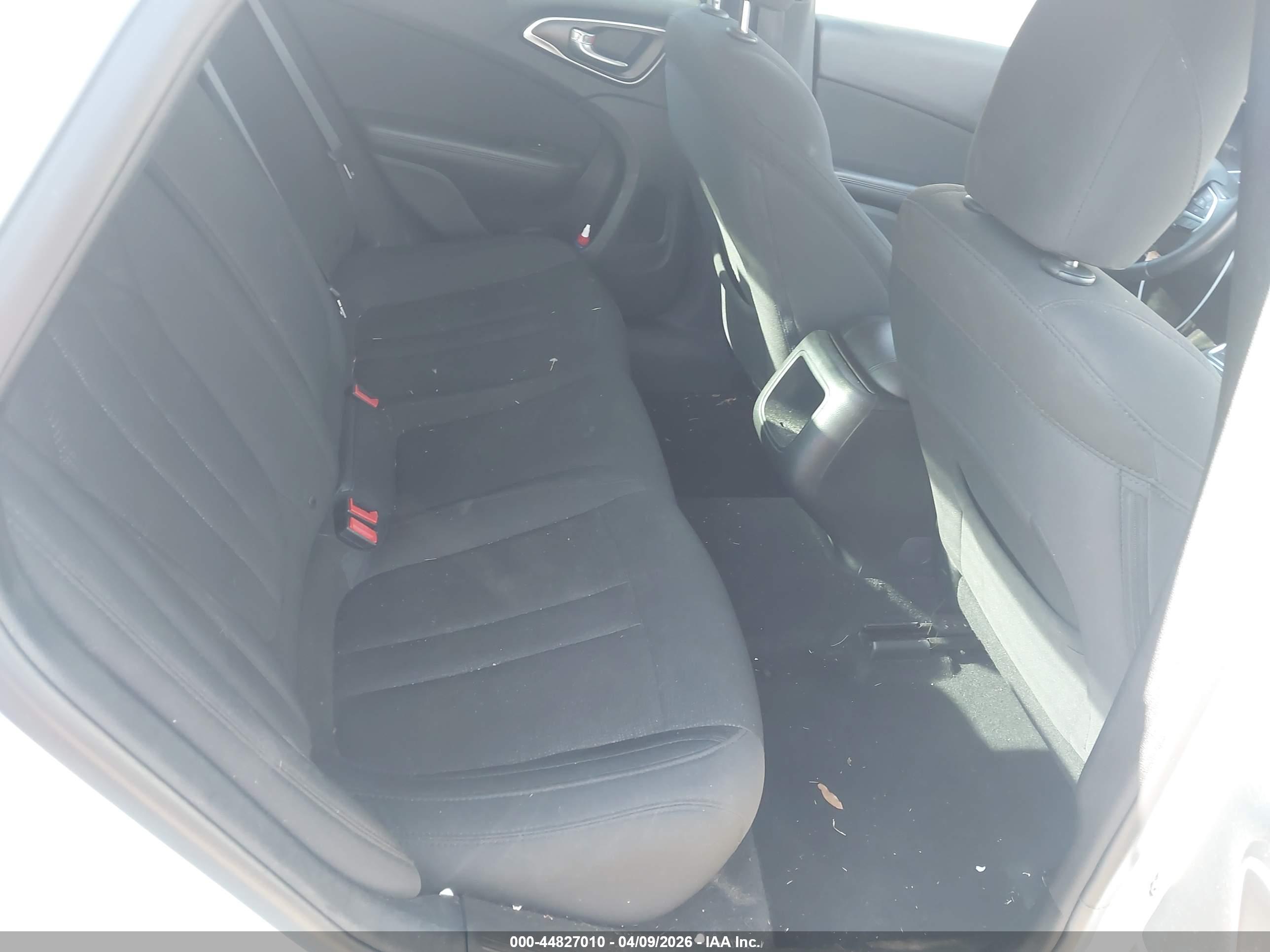 CHRYSLER 200 image 8