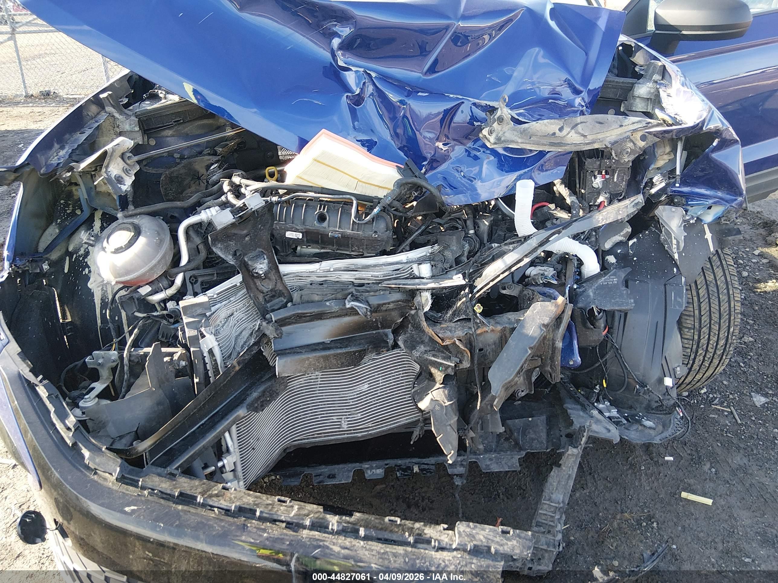VOLKSWAGEN TAOS image 10
