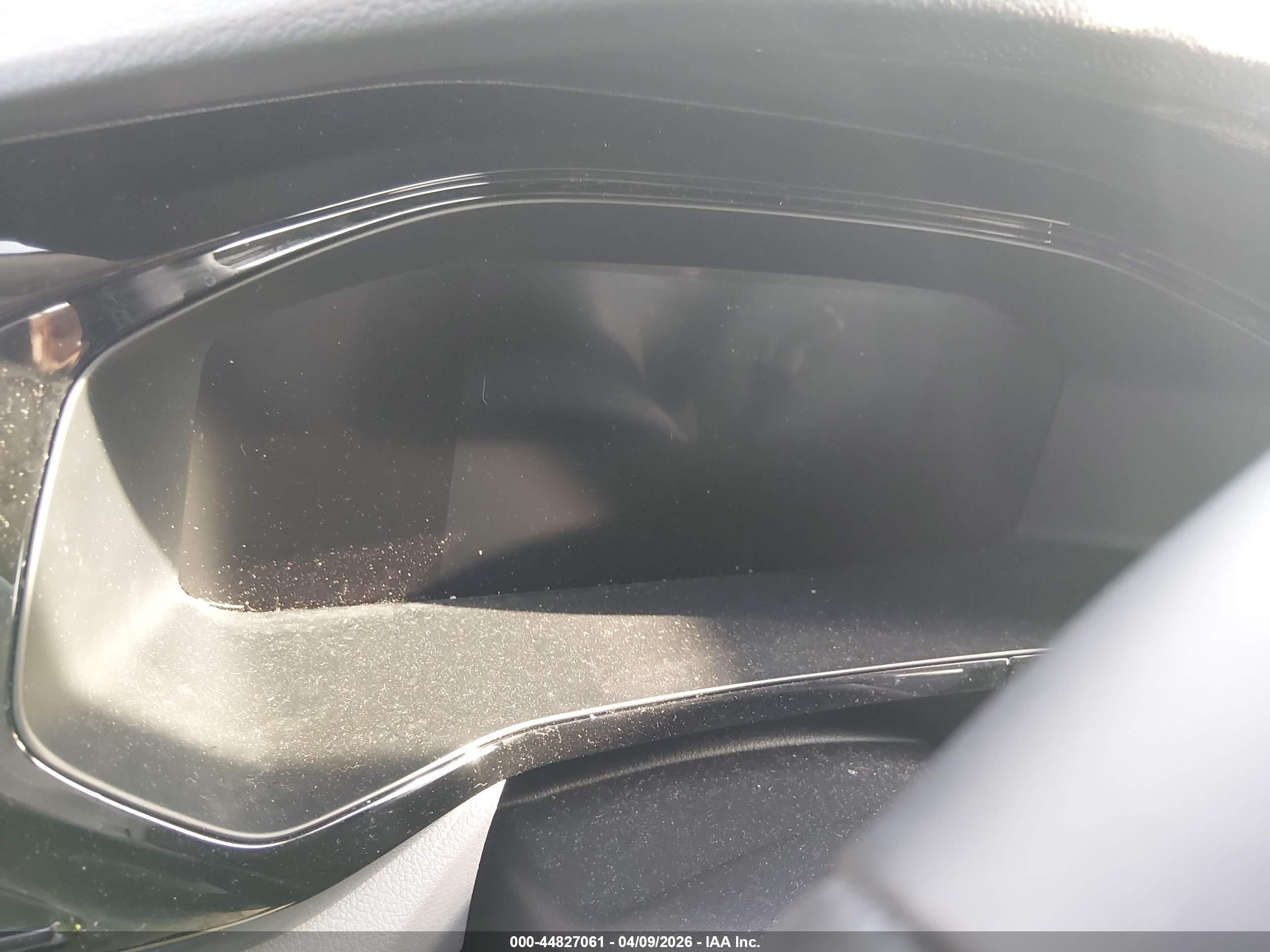 VOLKSWAGEN TAOS image 7