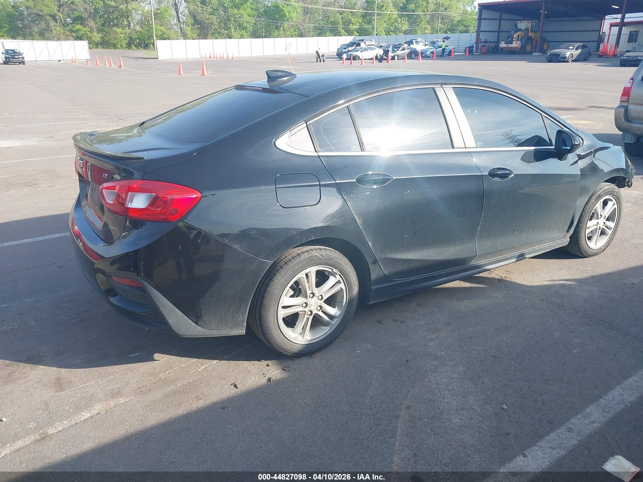 CHEVROLET CRUZE image 4