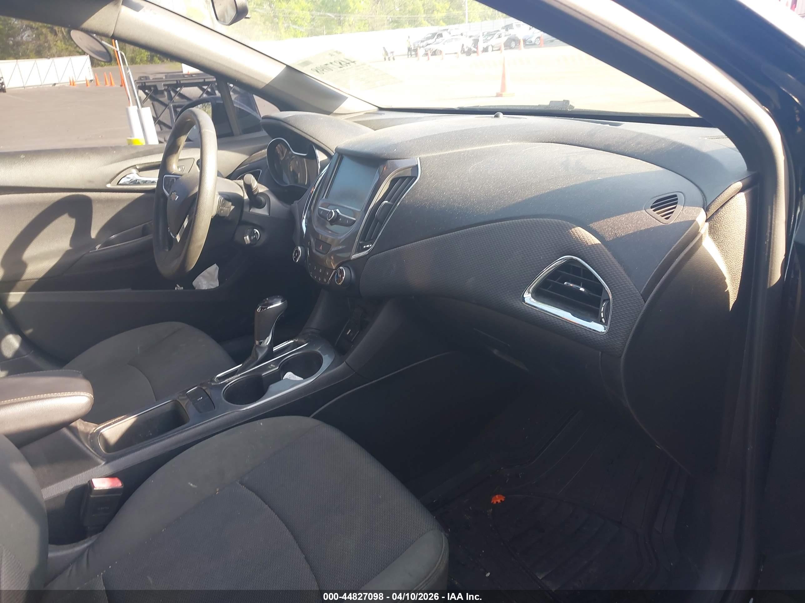 CHEVROLET CRUZE image 5