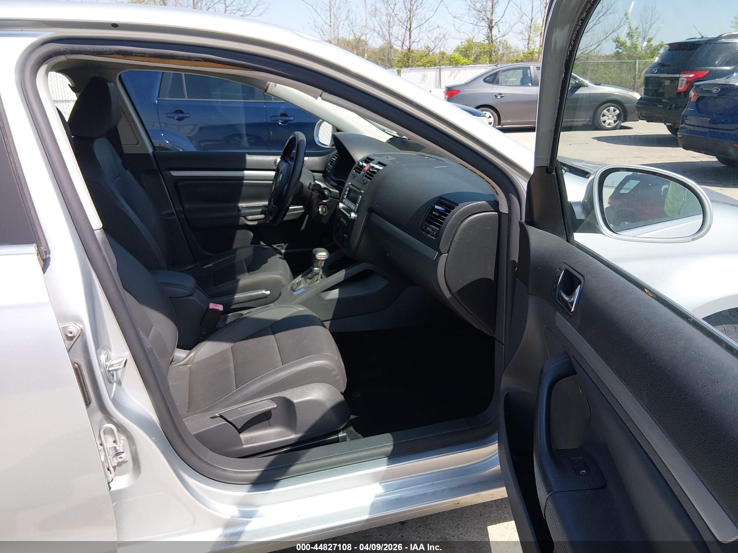 VOLKSWAGEN JETTA image 5