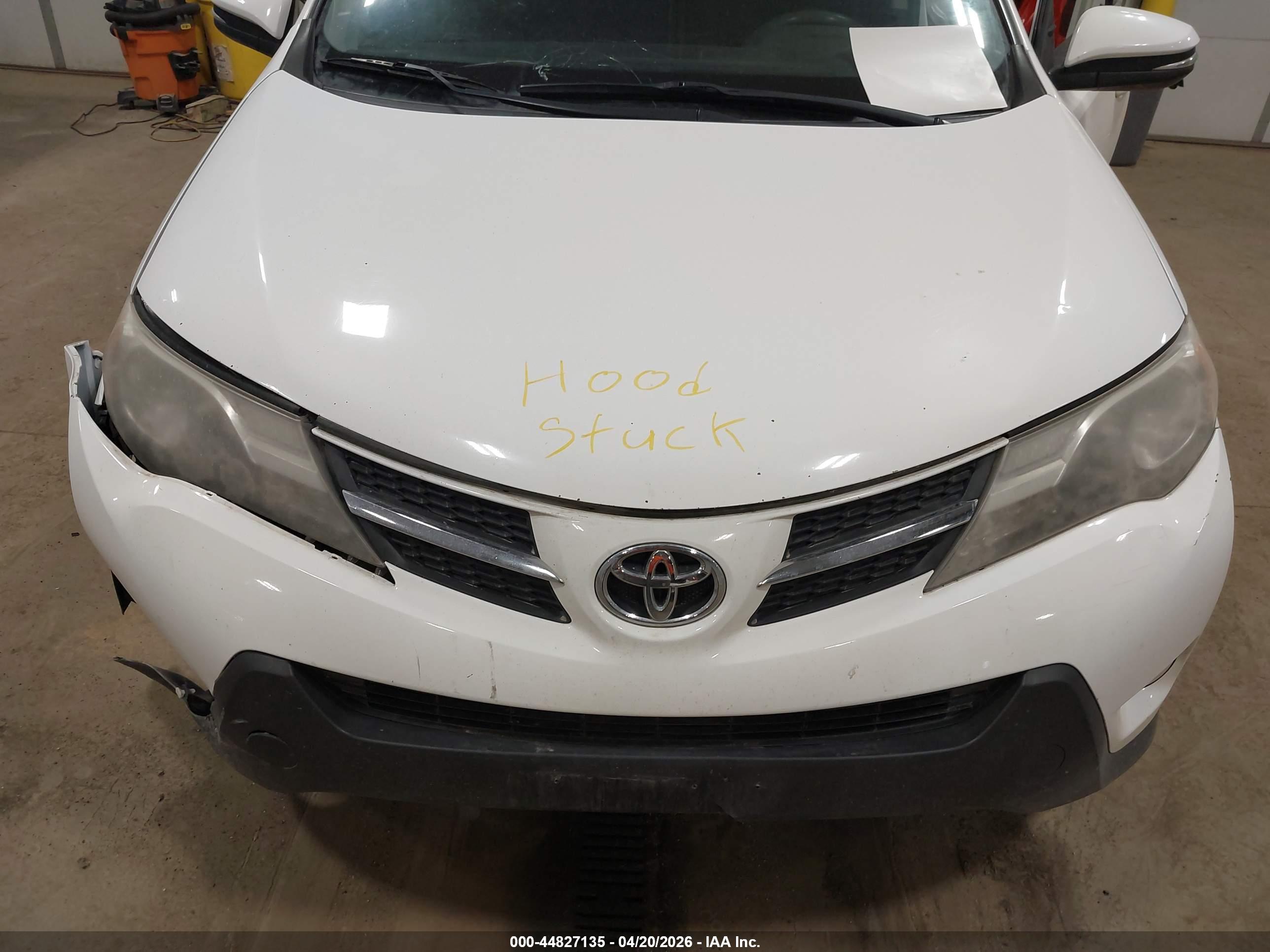 TOYOTA RAV4 image 10
