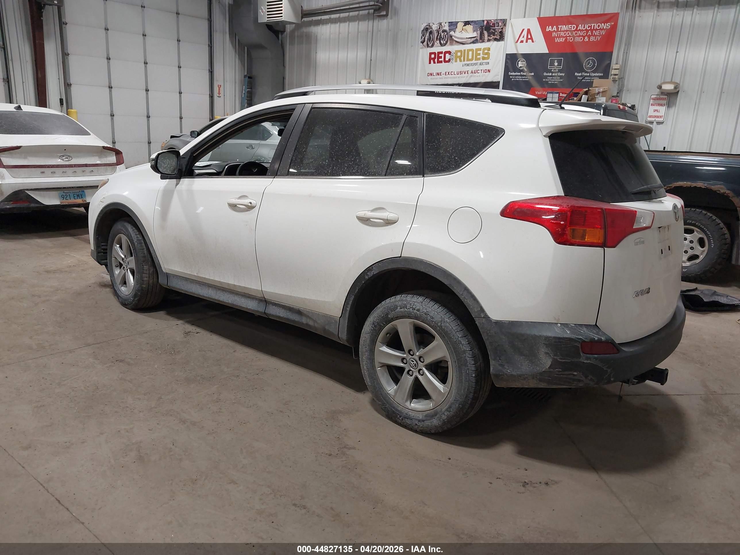 TOYOTA RAV4 image 3