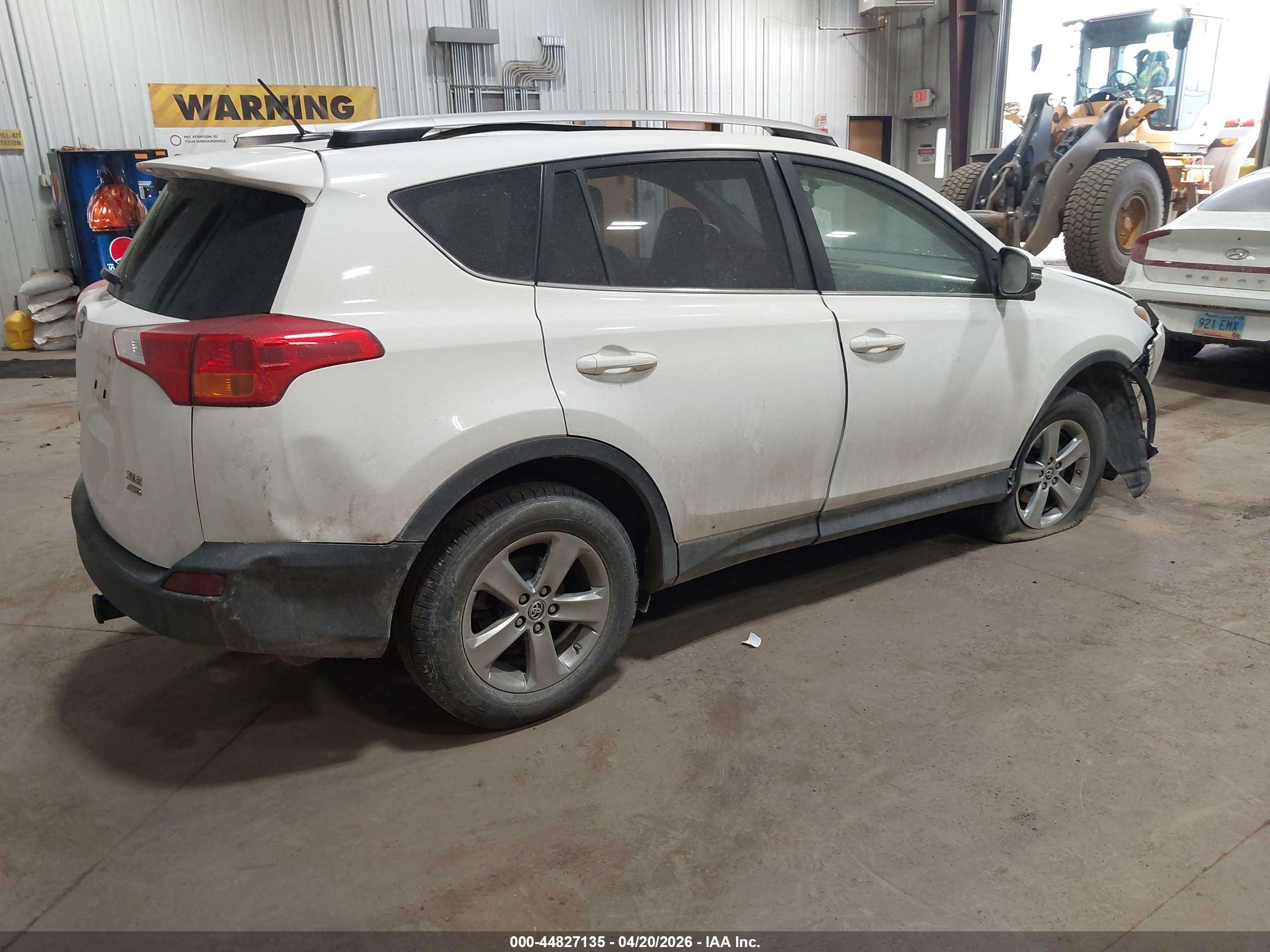 TOYOTA RAV4 image 4