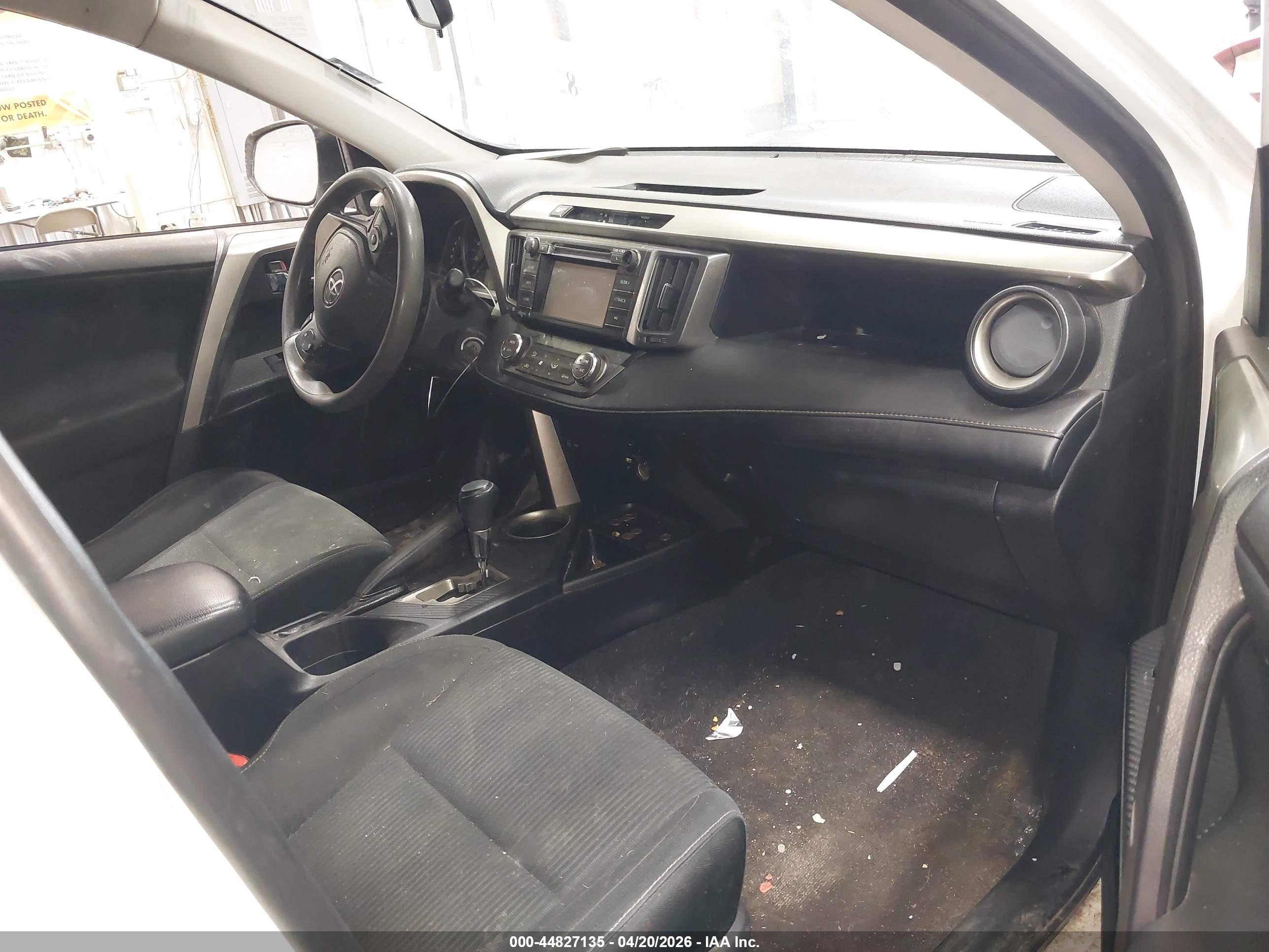 TOYOTA RAV4 image 5