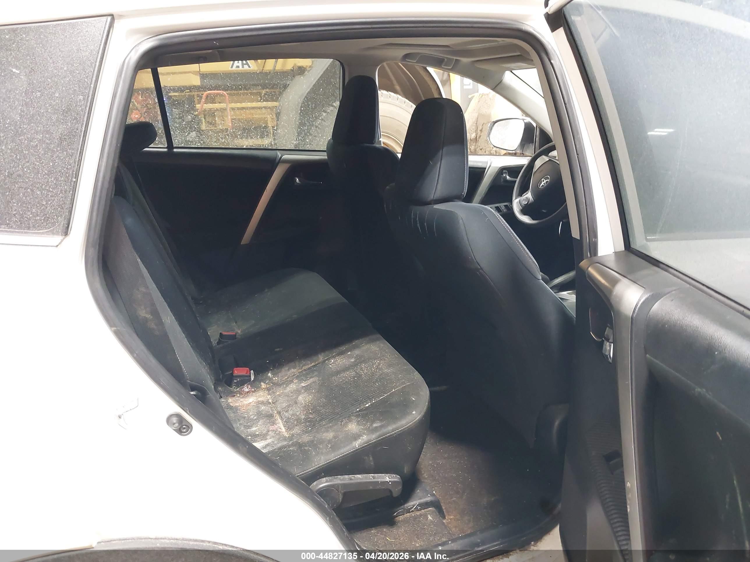 TOYOTA RAV4 image 8