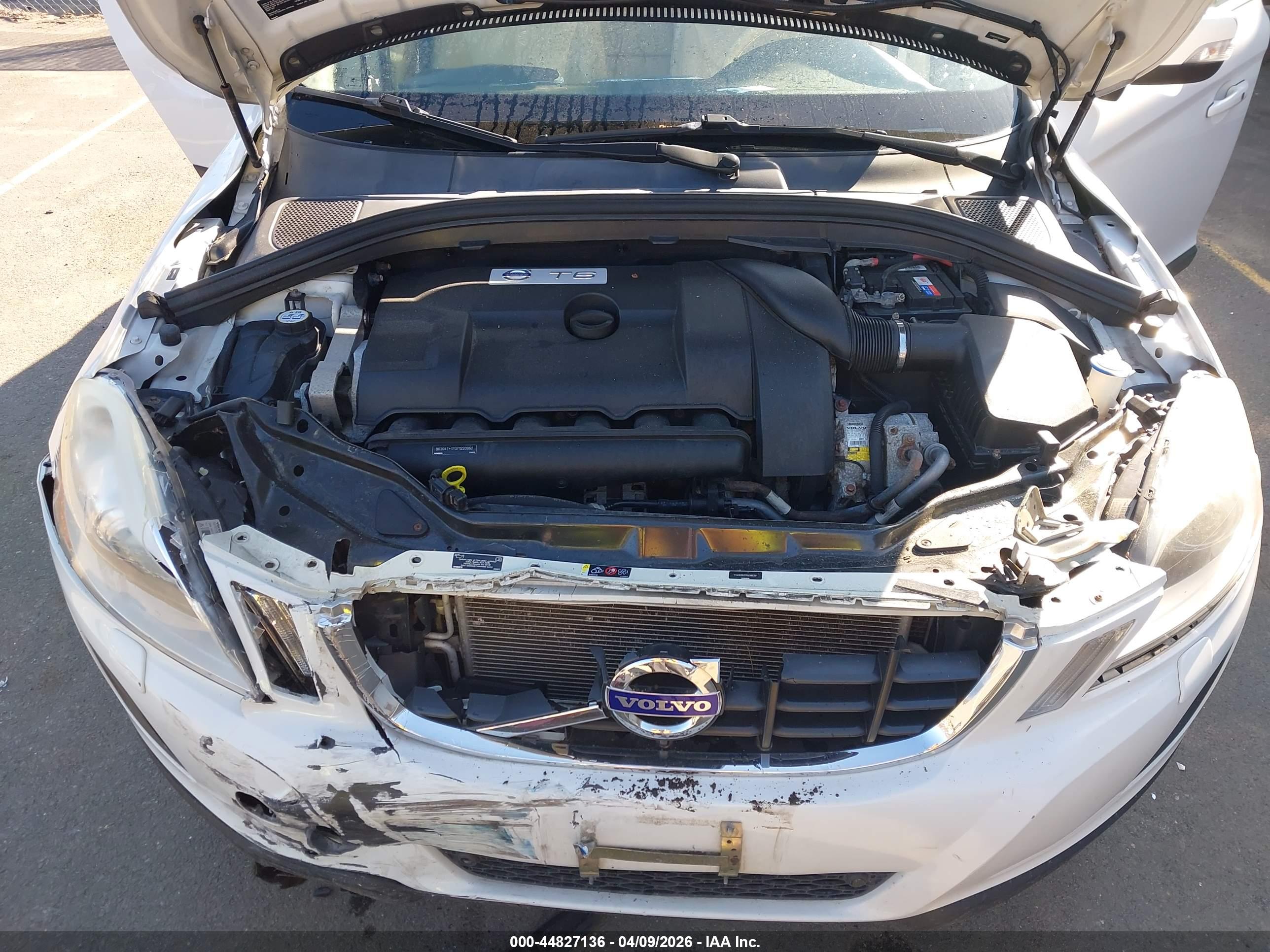 VOLVO XC60 image 10