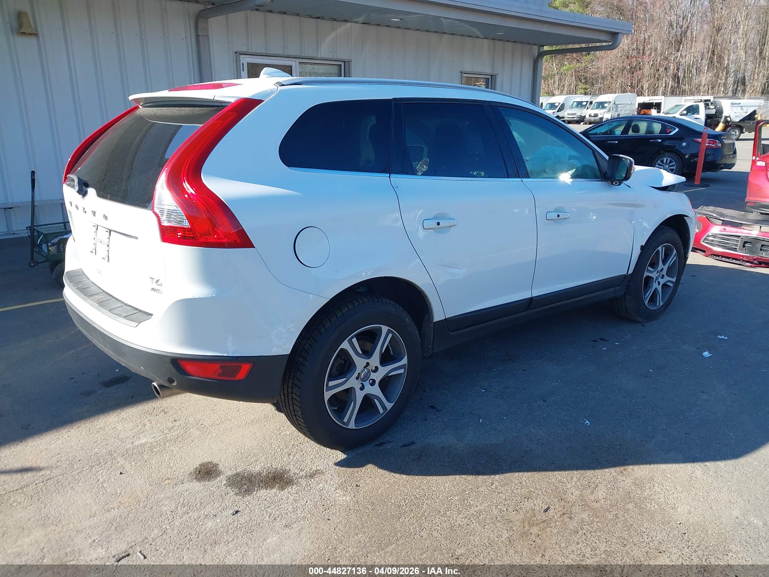 VOLVO XC60 image 4