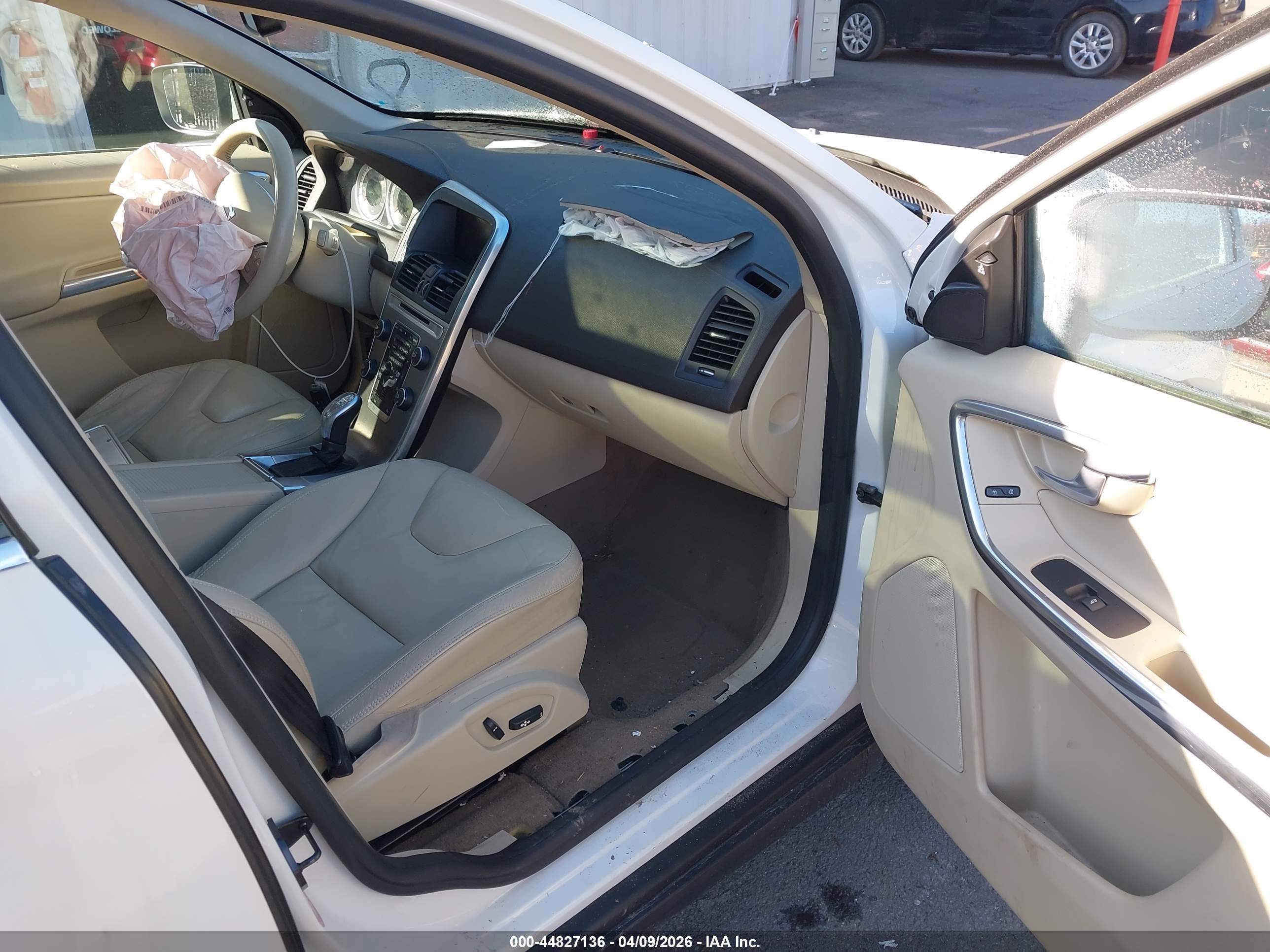 VOLVO XC60 image 5