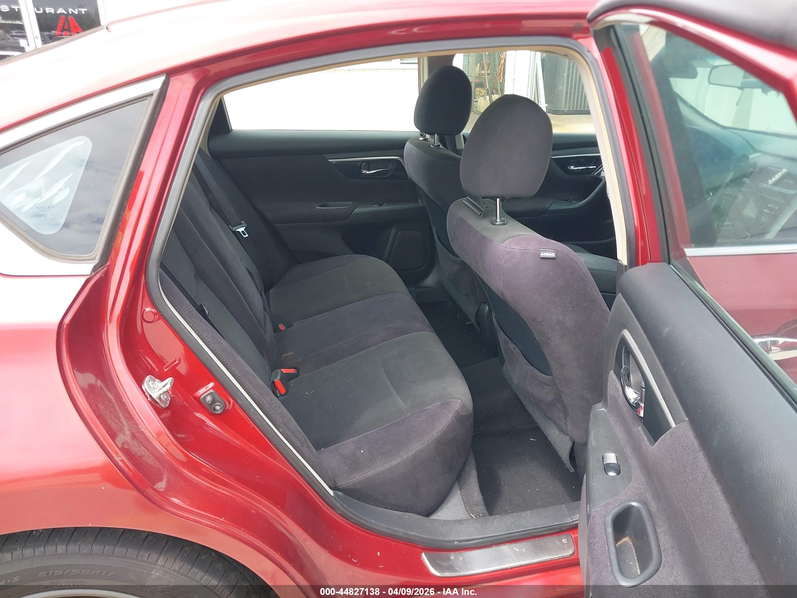 NISSAN ALTIMA image 8