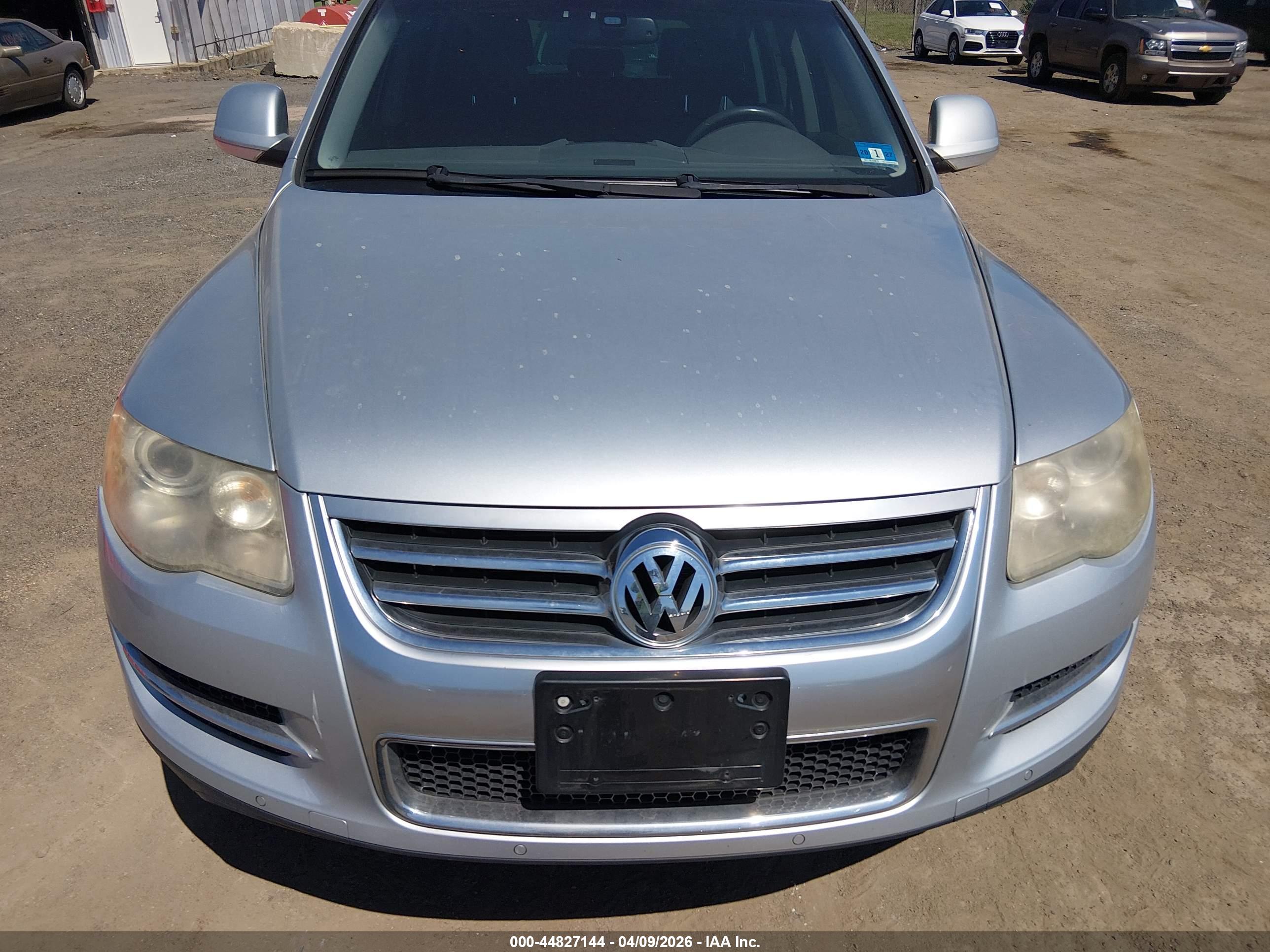 VOLKSWAGEN TOUAREG image 6