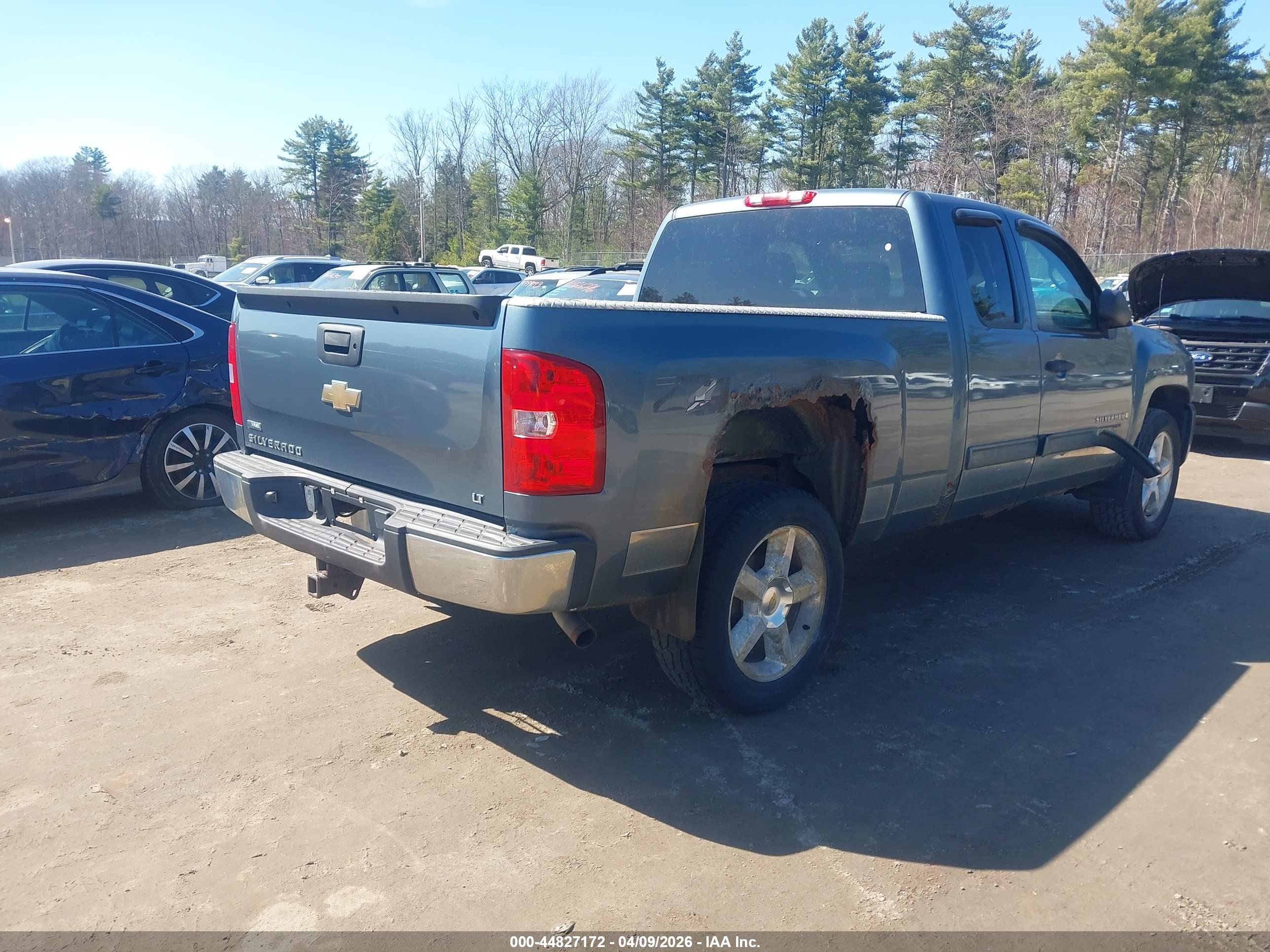 CHEVROLET SILVERADO image 4