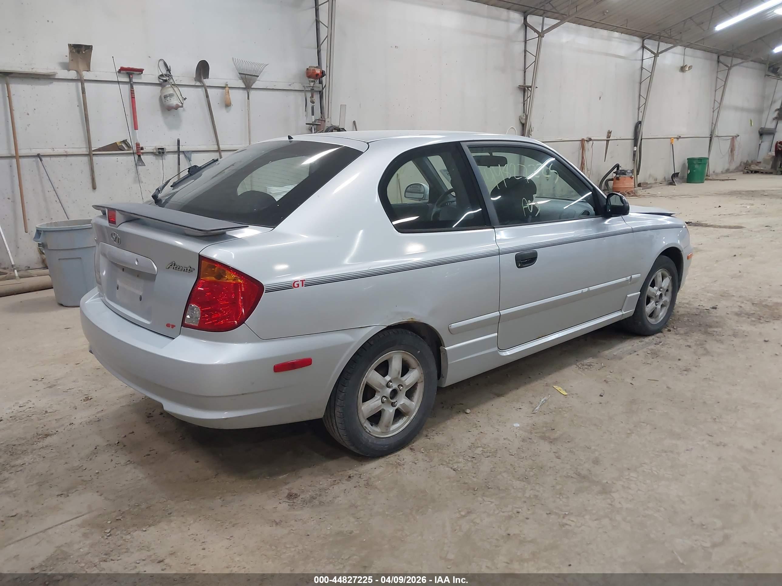 HYUNDAI ACCENT image 4