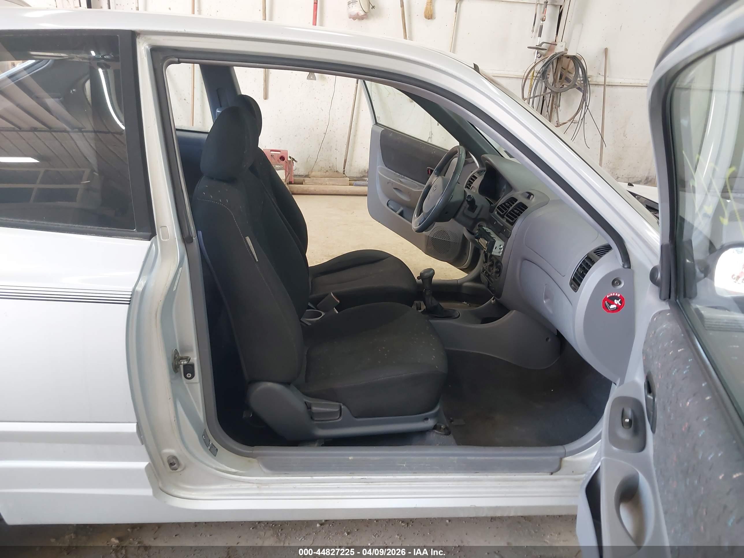 HYUNDAI ACCENT image 5