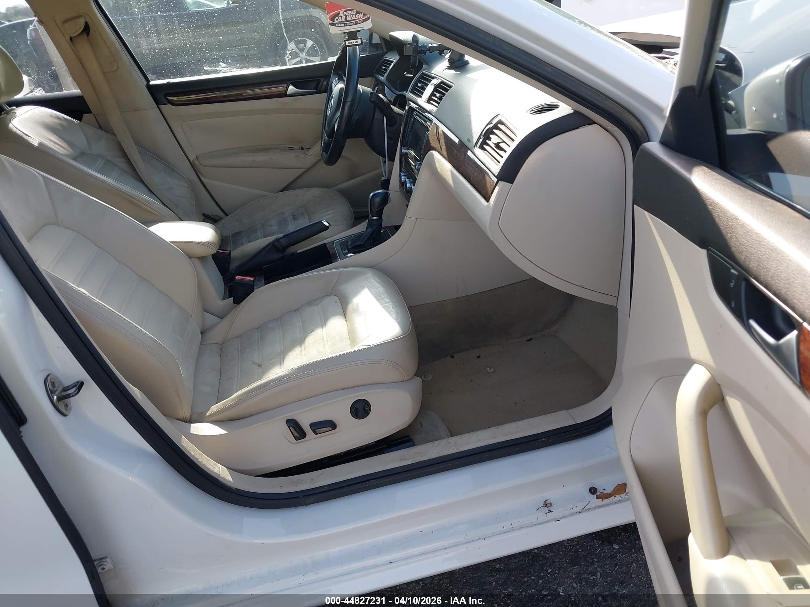 VOLKSWAGEN PASSAT image 5