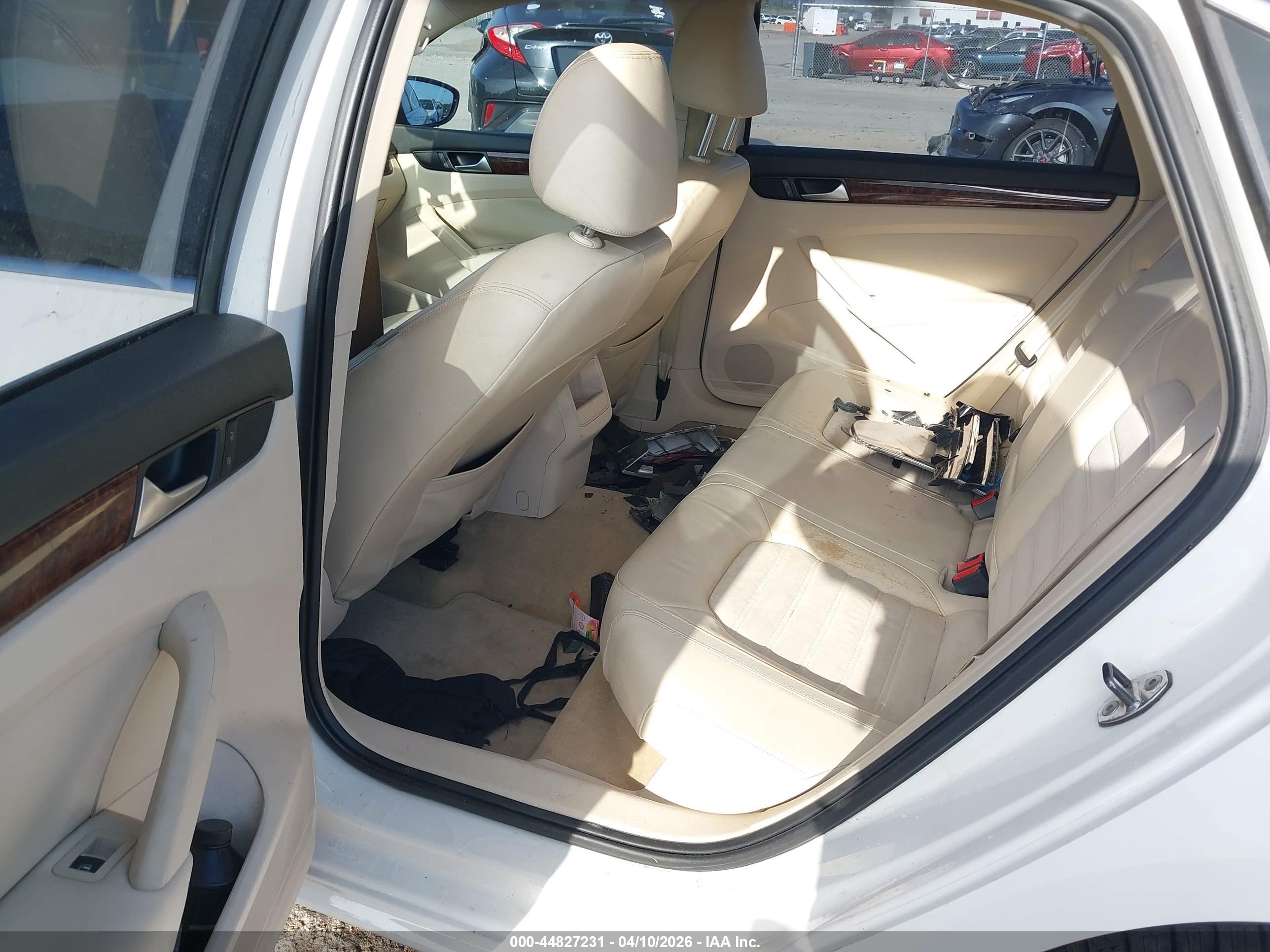 VOLKSWAGEN PASSAT image 8